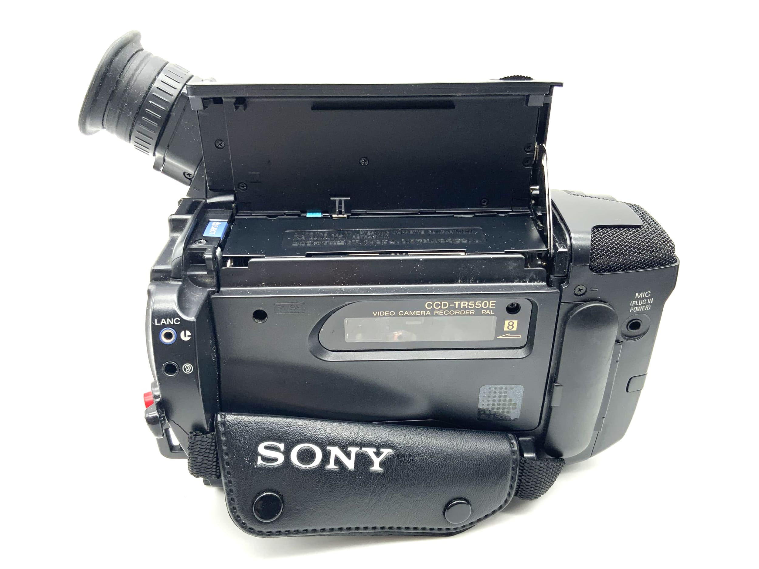 Sony Video 8 Handycam CCD-TR550E camcorder video camera with battery