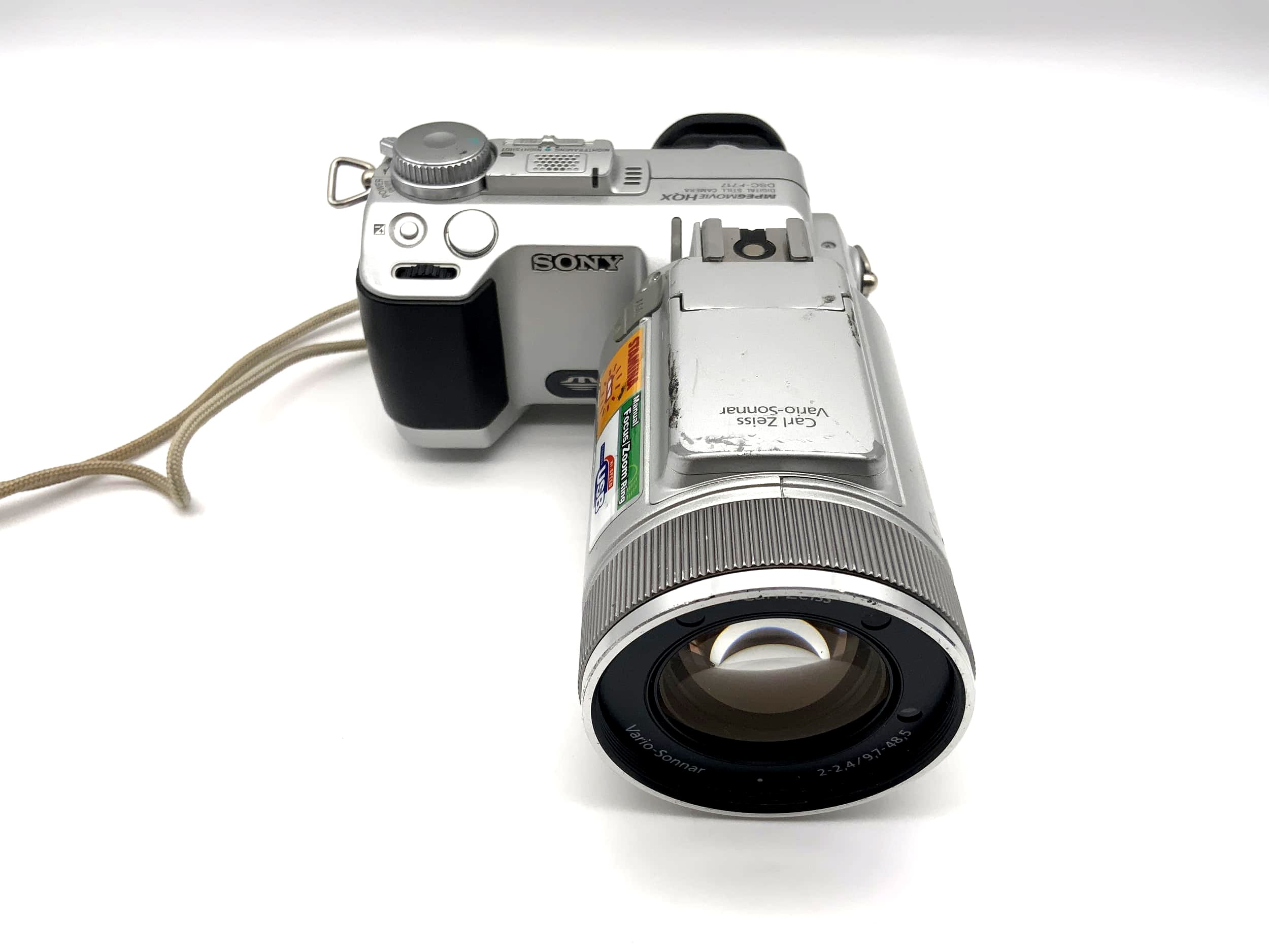 Sony MPEG Movie HQX DSC-F717 Camcorder Video Camera with Battery