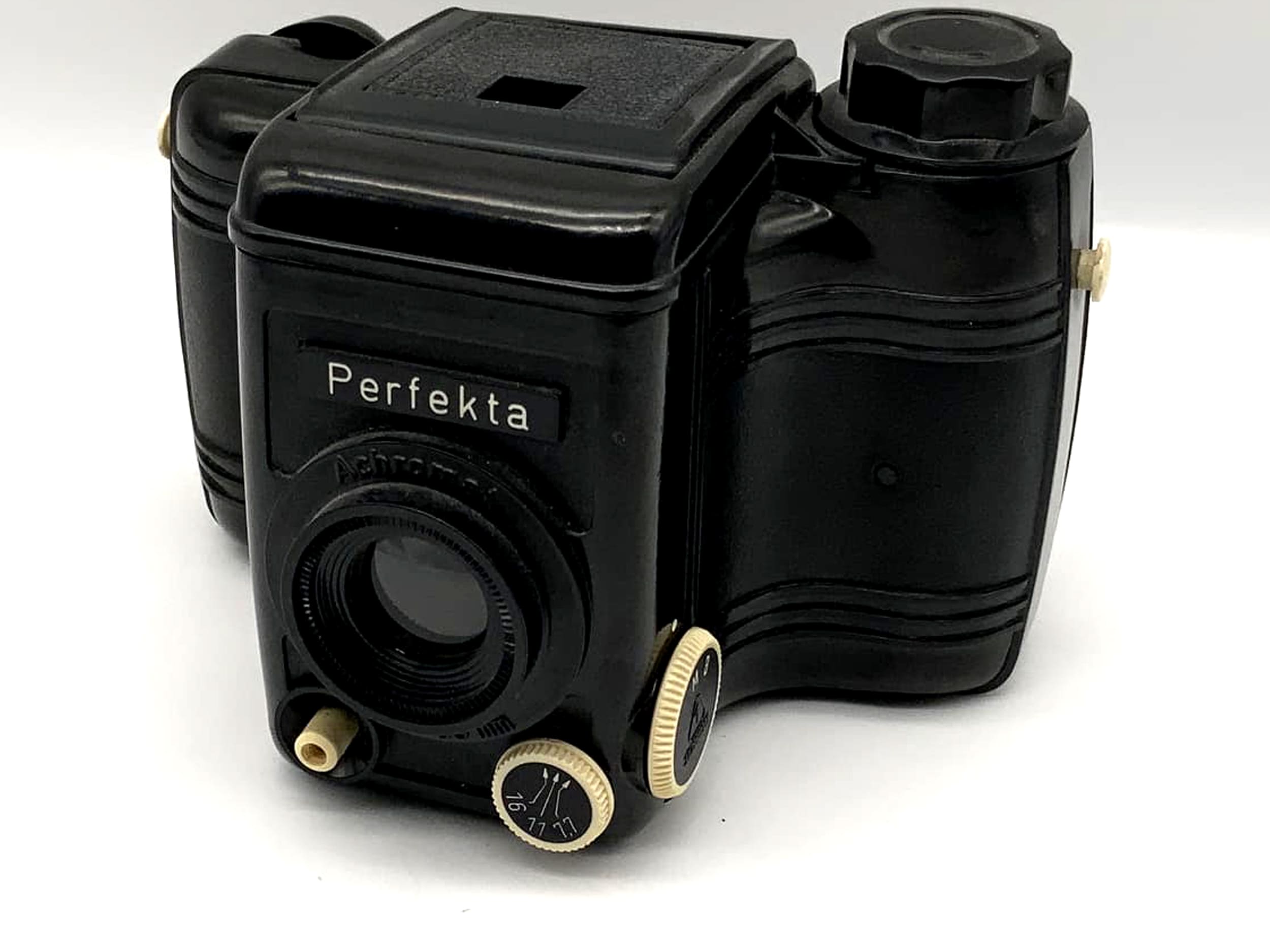 VEB Perfekta Bakelit with Achromat 1:7.7 80mm Box Camera Roll Film Analog Camera