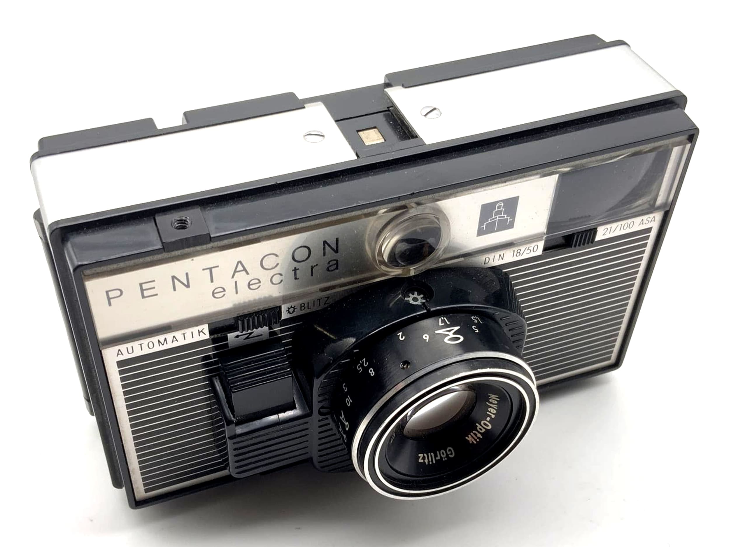 Pentacon Electra rangefinder camera with Domiplan 45mm 1:2.8 35mm compact camera