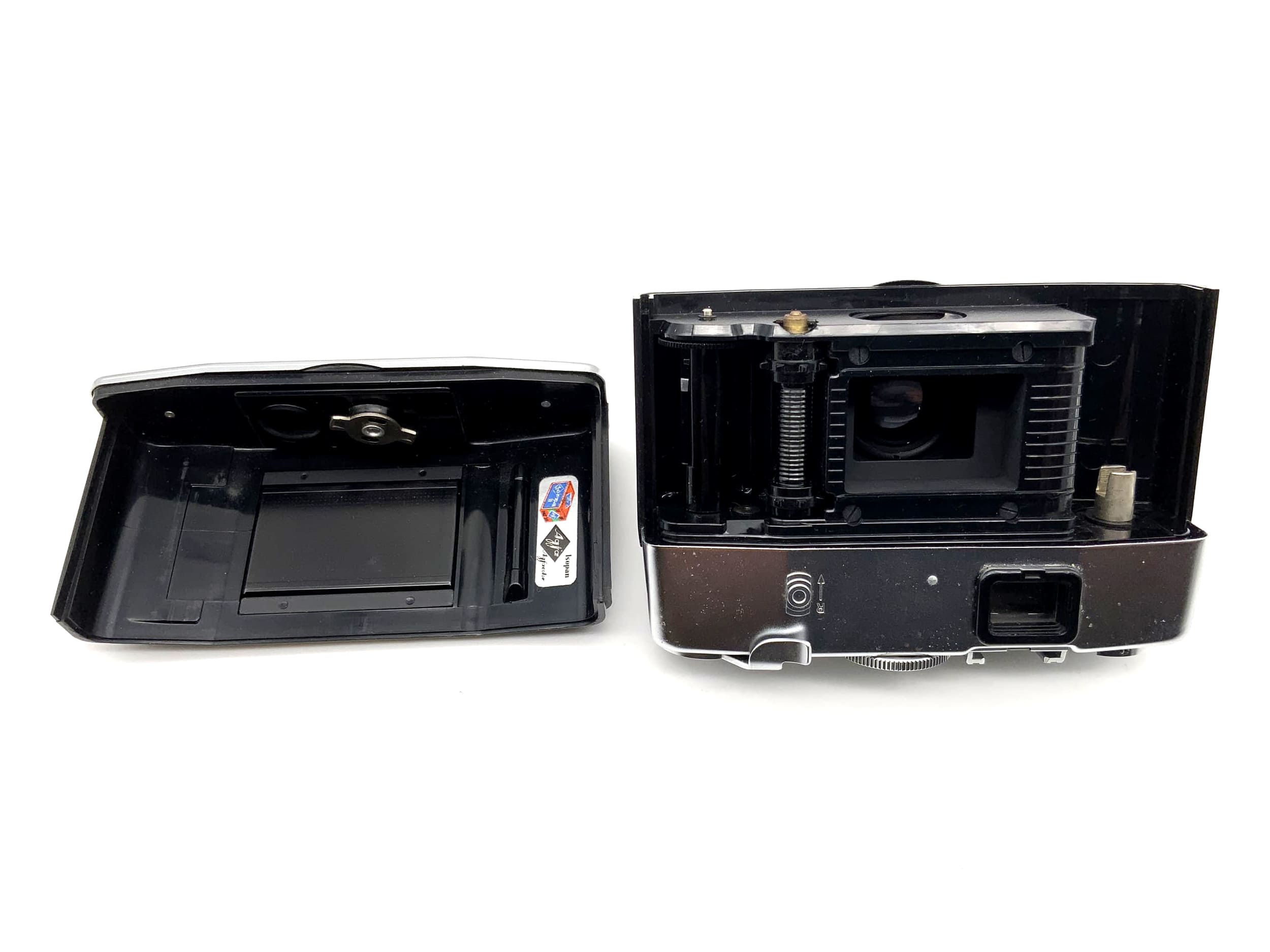 Agfa Silette-L rangefinder camera with Color Agnar 45mm 1:2.8 and 35mm Prontor 125 lenses.