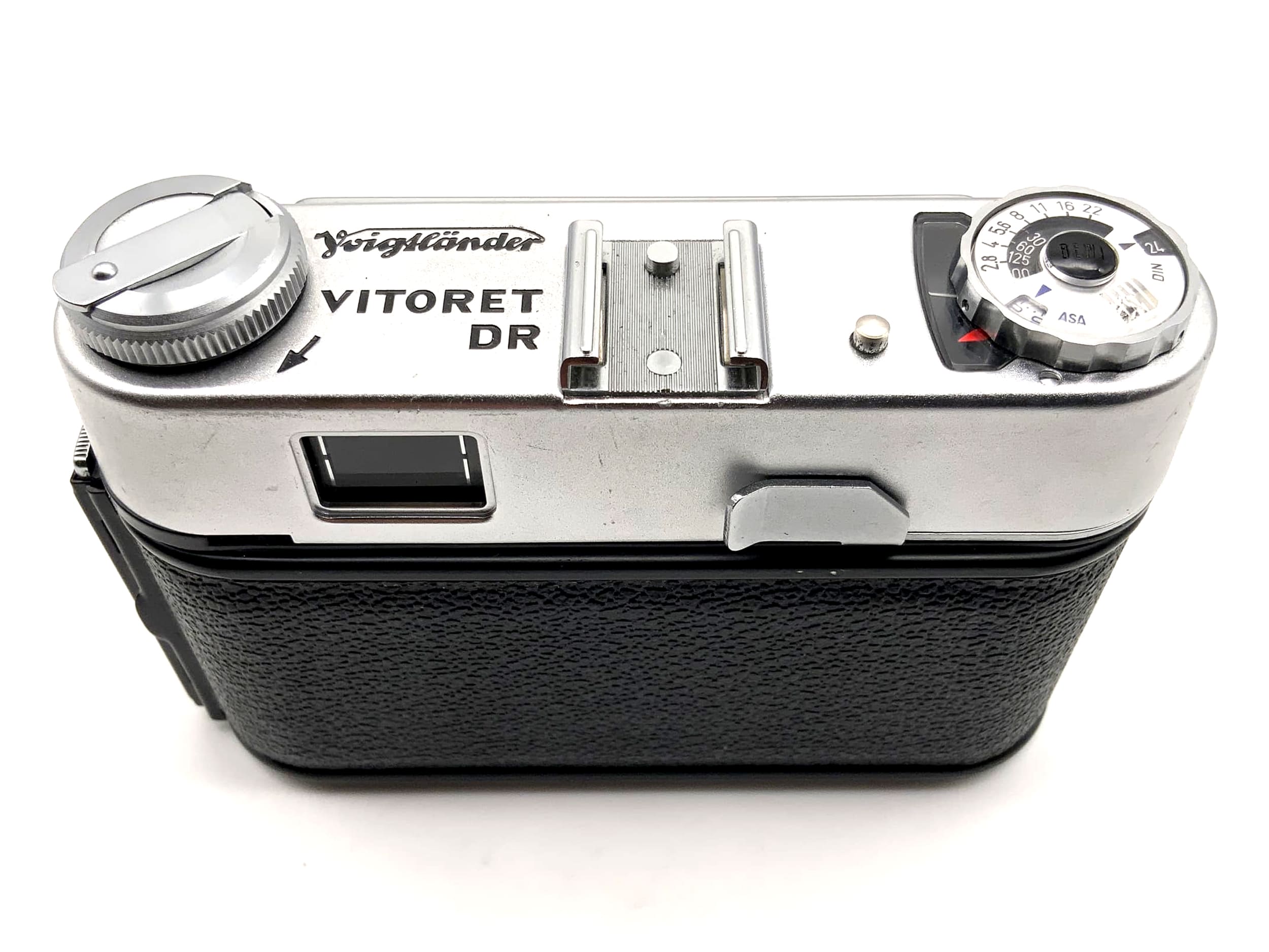Voigtländer Vitoret DR rangefinder camera with Color Lanthar 50mm 2.8 Prontor 300