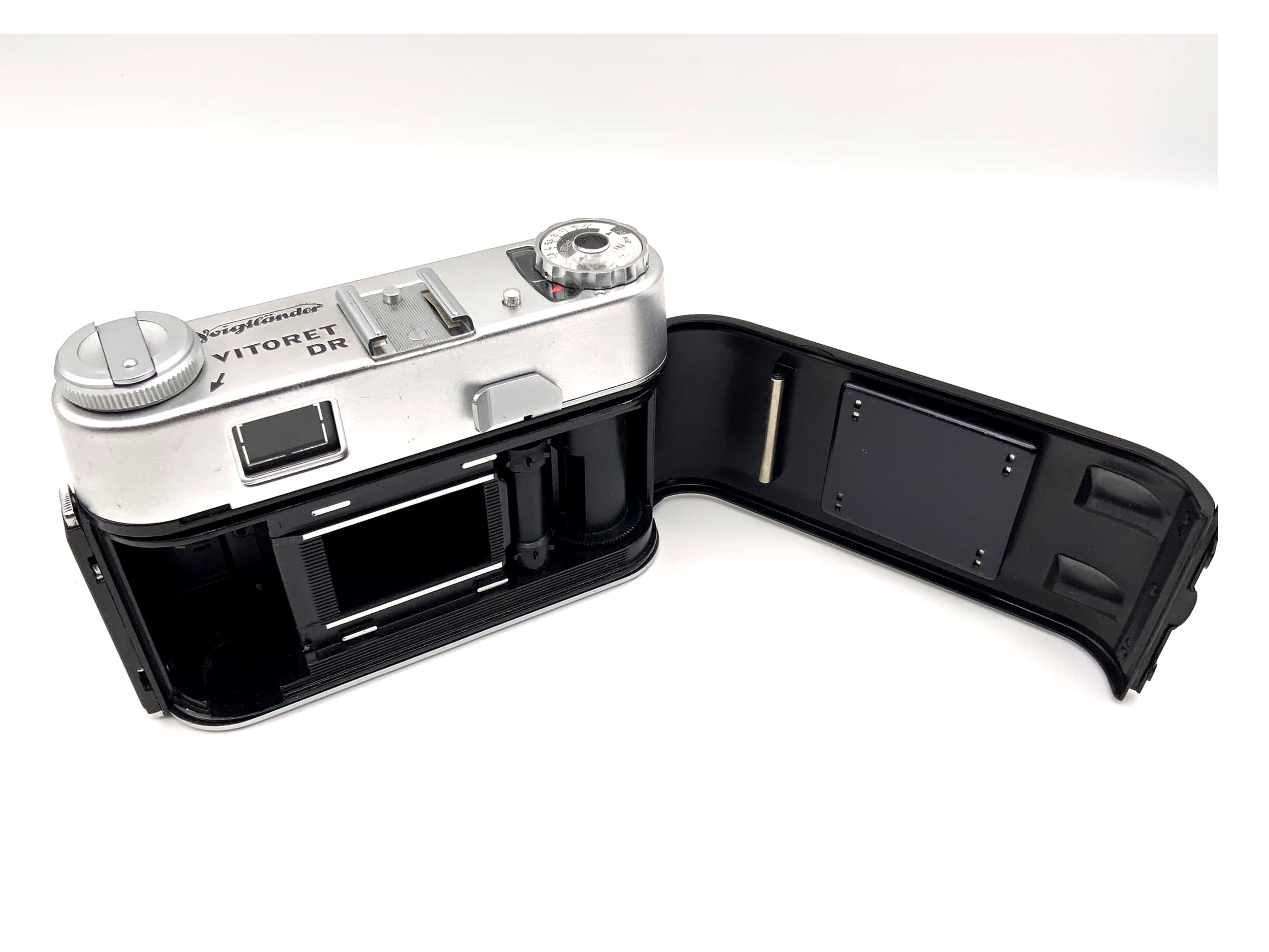 Voigtländer Vitoret DR rangefinder camera with Color Lanthar 50mm 2.8 Prontor 300