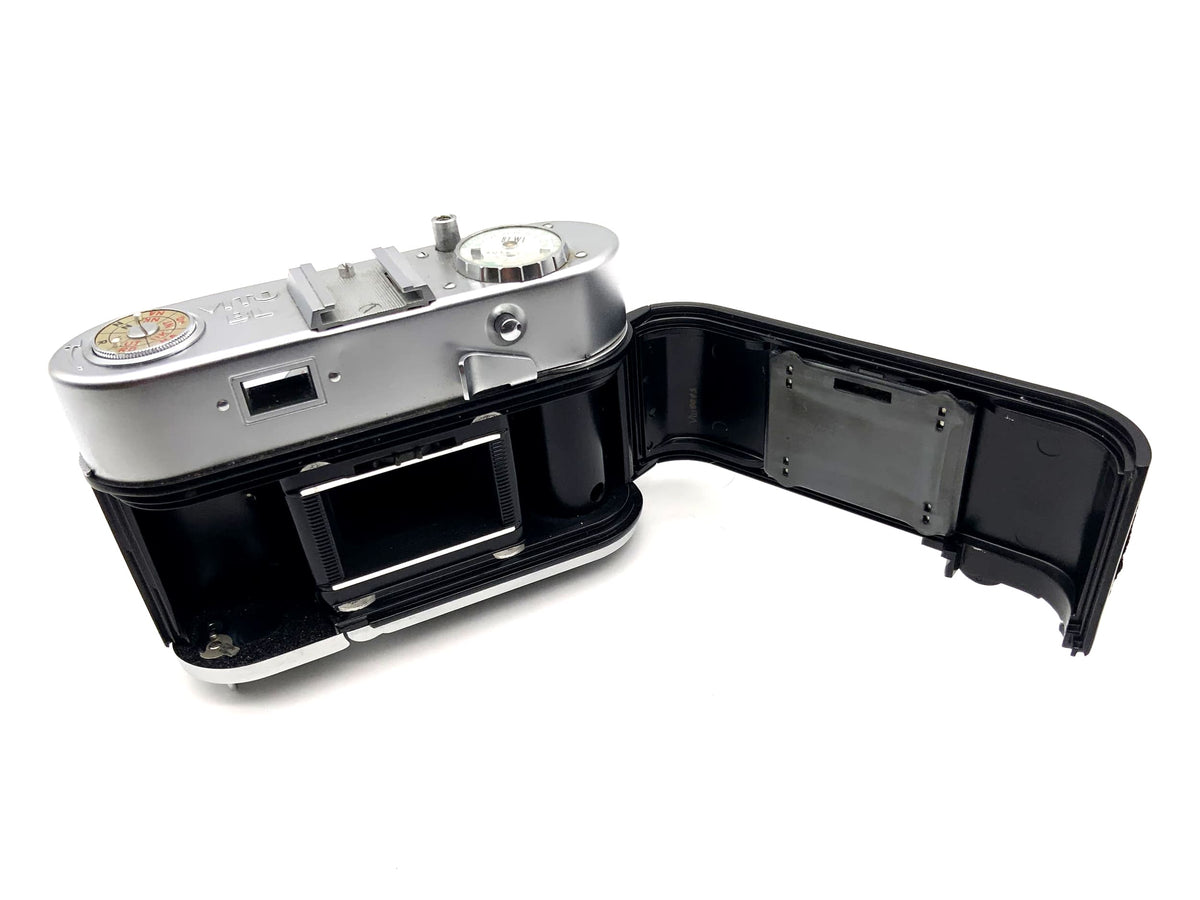 Voigtländer Vito BL viewfinder camera with Color Skopar 50mm 1:3.5 and 35mm Prontor SVS lenses.