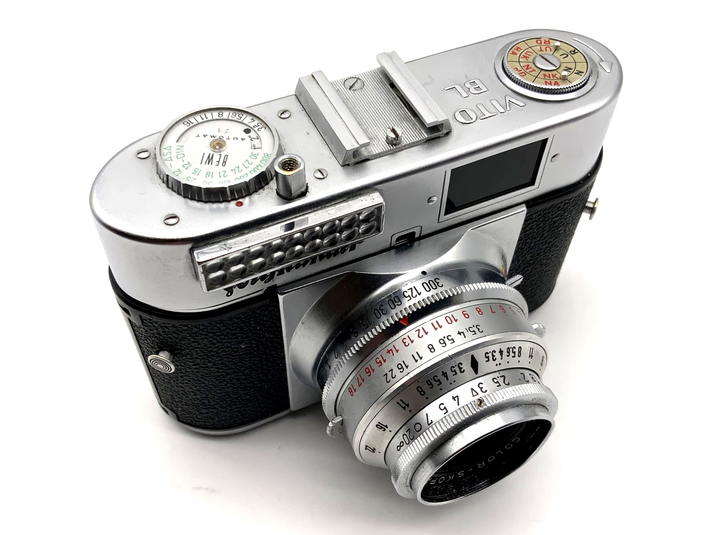 Voigtländer Vito BL viewfinder camera with Color Skopar 50mm 1:3.5 and 35mm Prontor SVS lenses.