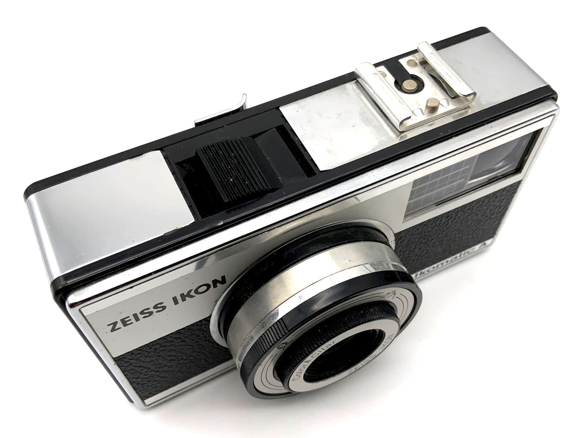 Zeiss Ikon Ikomatic A rangefinder camera with Color Citar 35mm compact camera