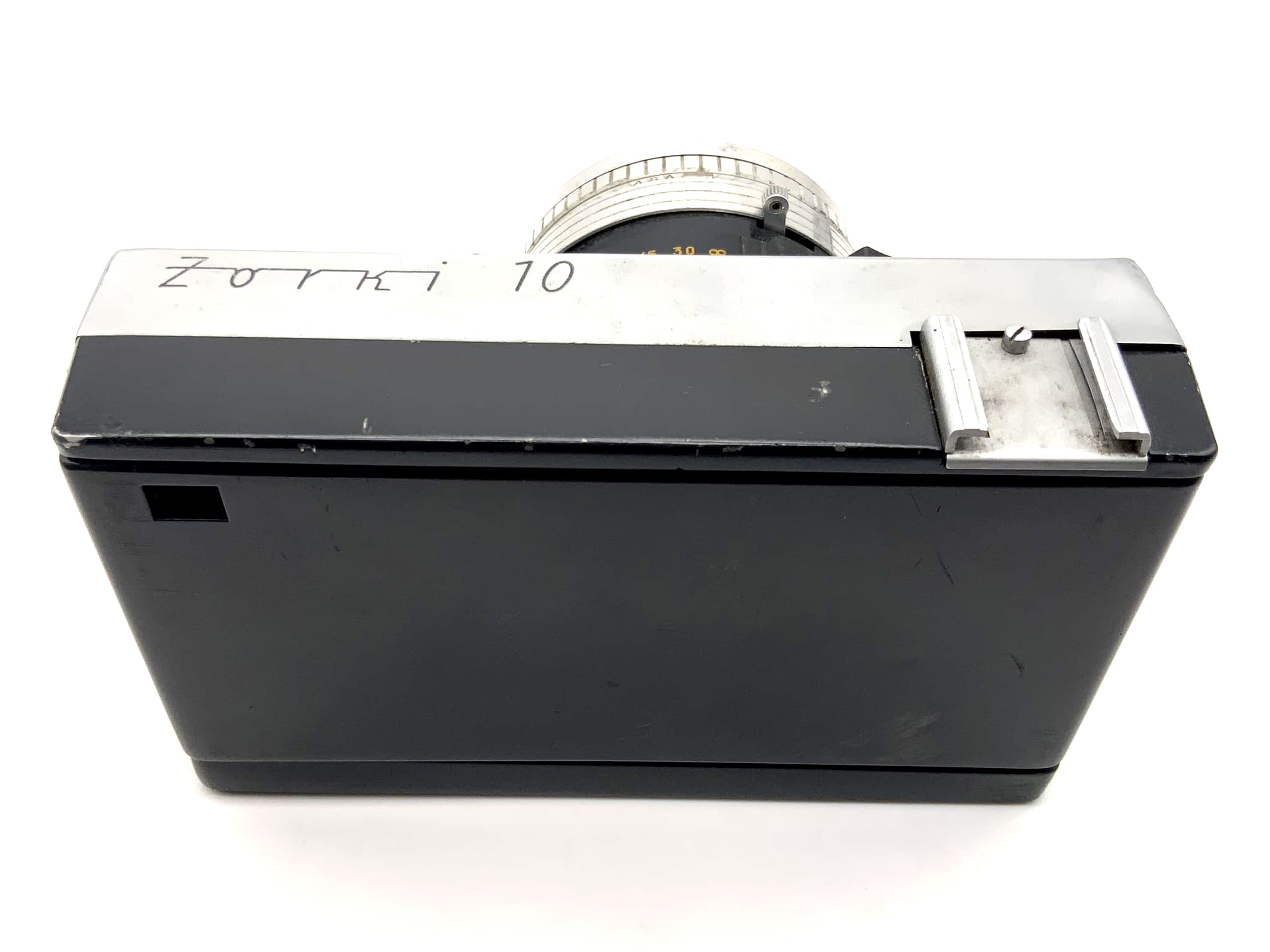 KMZ Zorki 10 viewfinder camera with Industar-63 45mm 1:2.8 35mm compact camera
