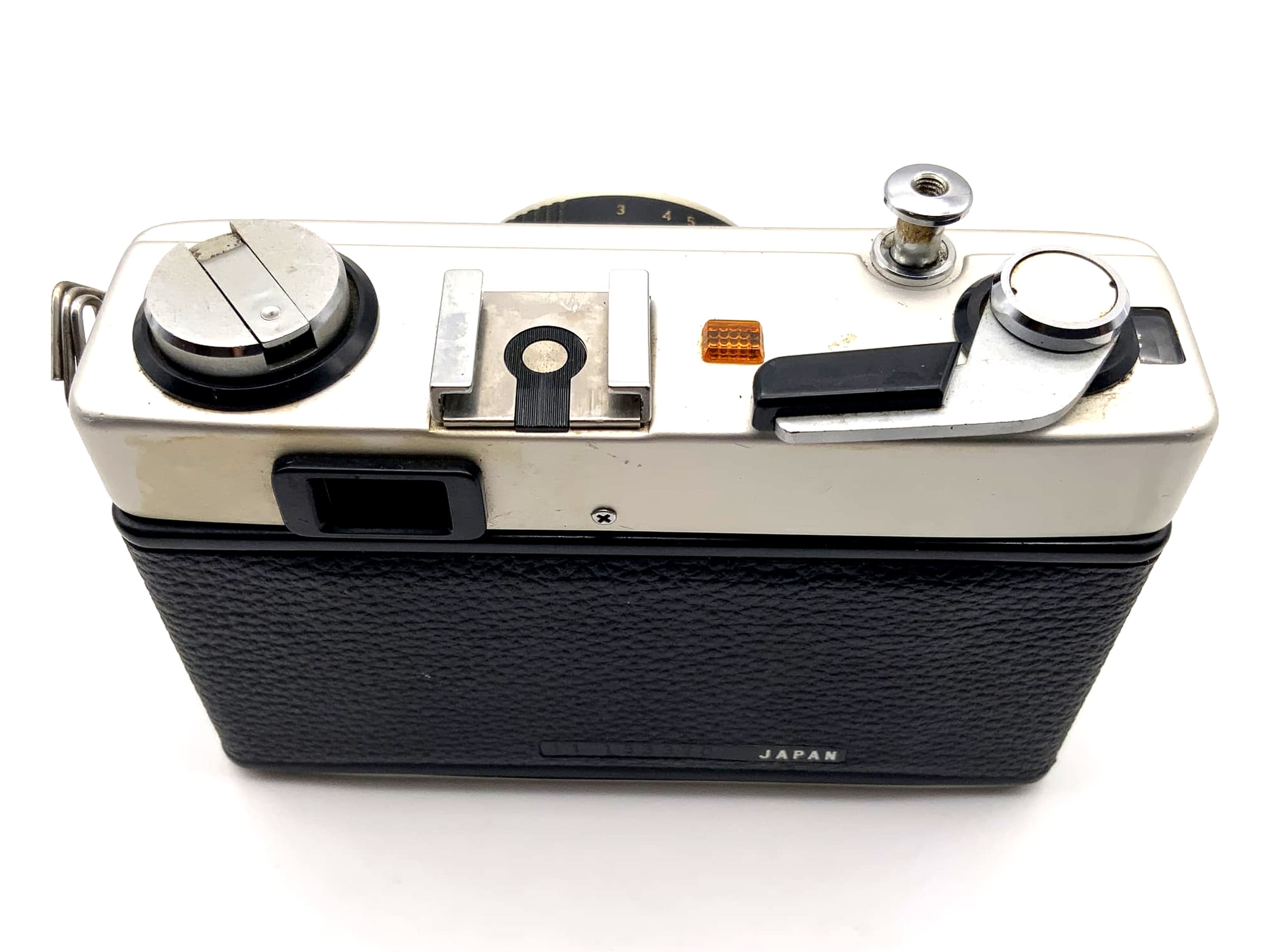 Ricoh 800 EES viewfinder camera with Rikenon lens 40mm 1:2.8 35mm compact camera