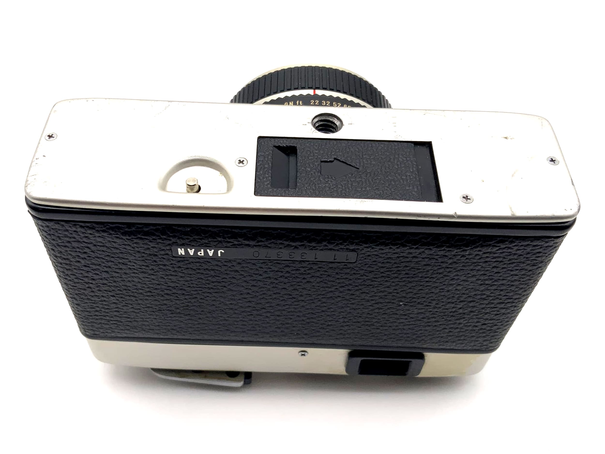 Ricoh 800 EES viewfinder camera with Rikenon lens 40mm 1:2.8 35mm compact camera
