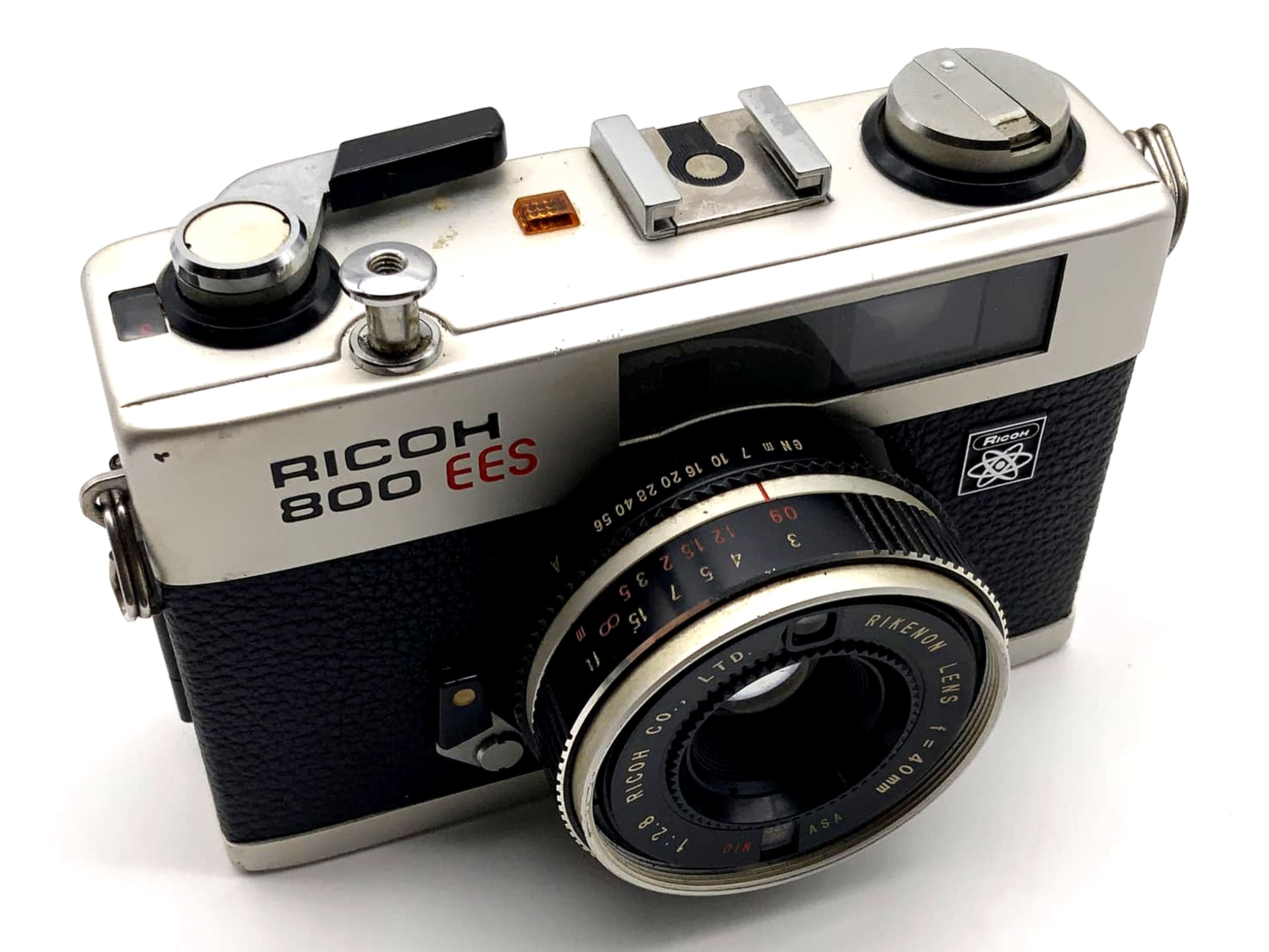 Ricoh 800 EES viewfinder camera with Rikenon lens 40mm 1:2.8 35mm compact camera