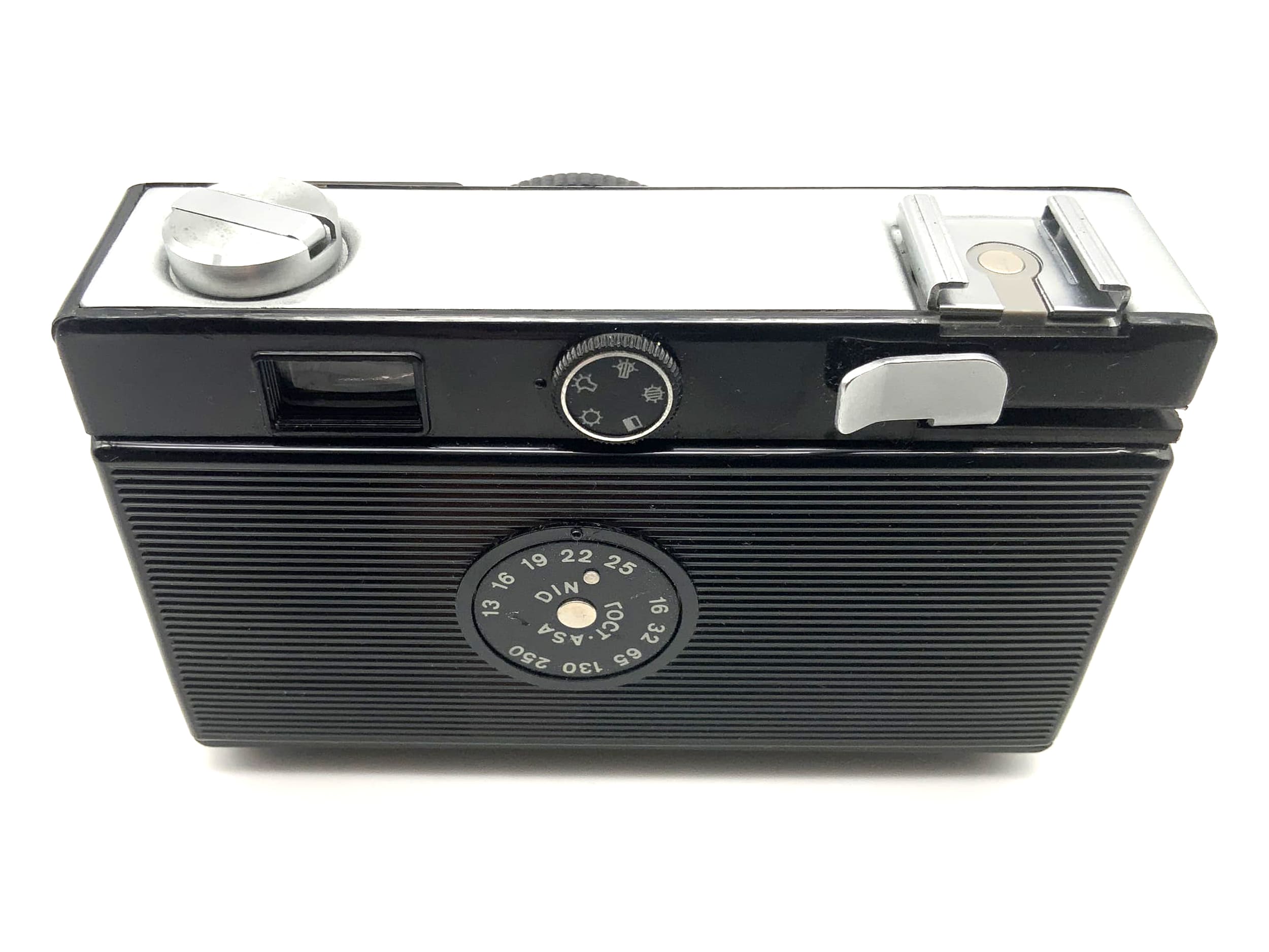 Belomo Vilia viewfinder camera with 69-3 40mm 1:4 35mm compact camera