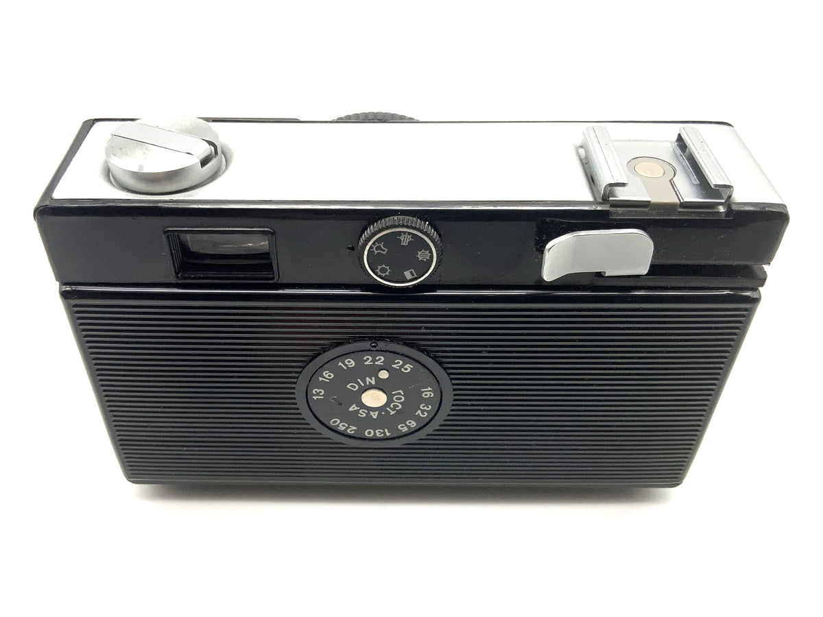 Belomo Vilia viewfinder camera with 69-3 40mm 1:4 35mm compact camera