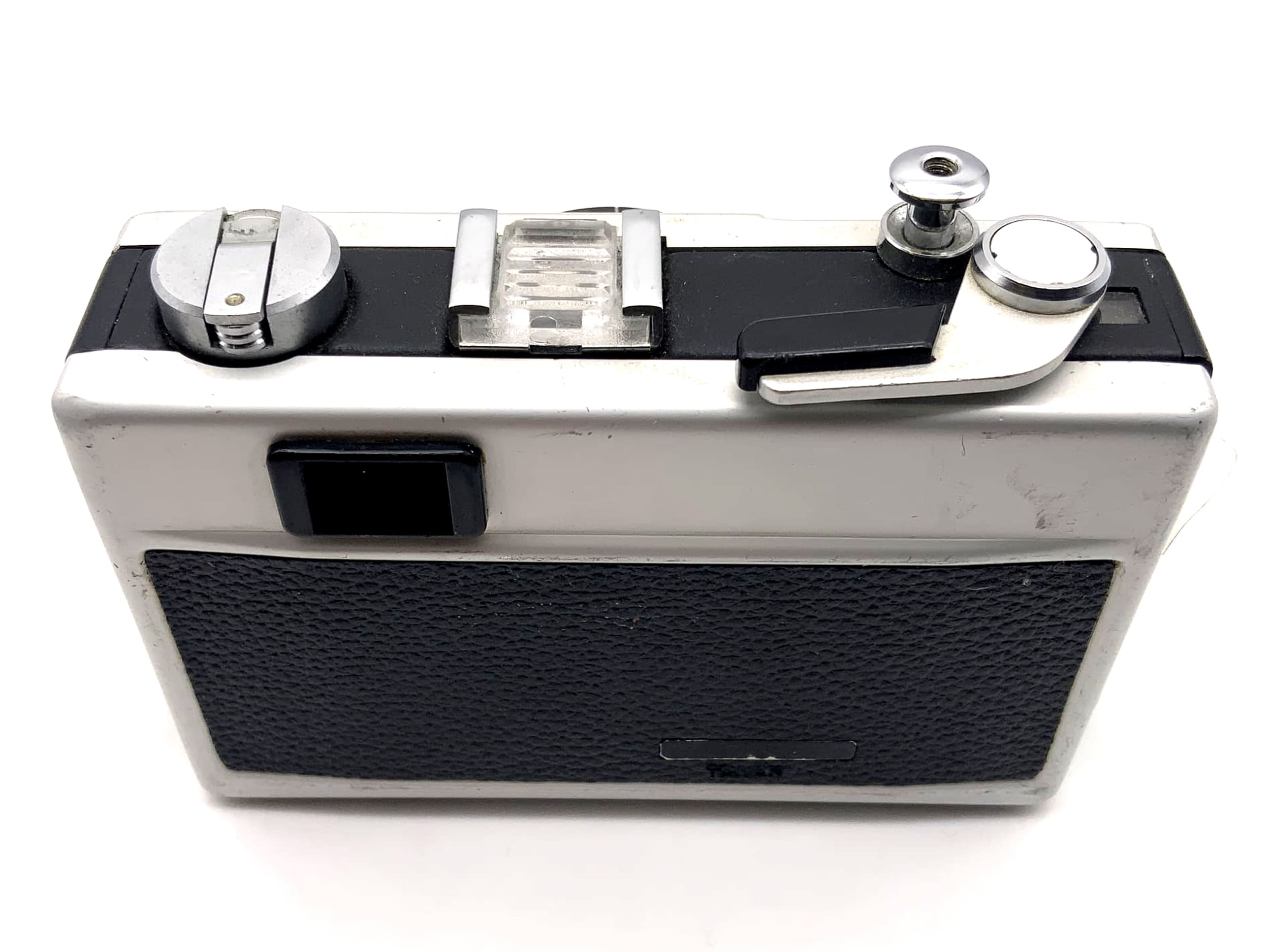 Ricoh 500 G viewfinder camera with Rikenon 40mm 1:2.8 35mm compact camera