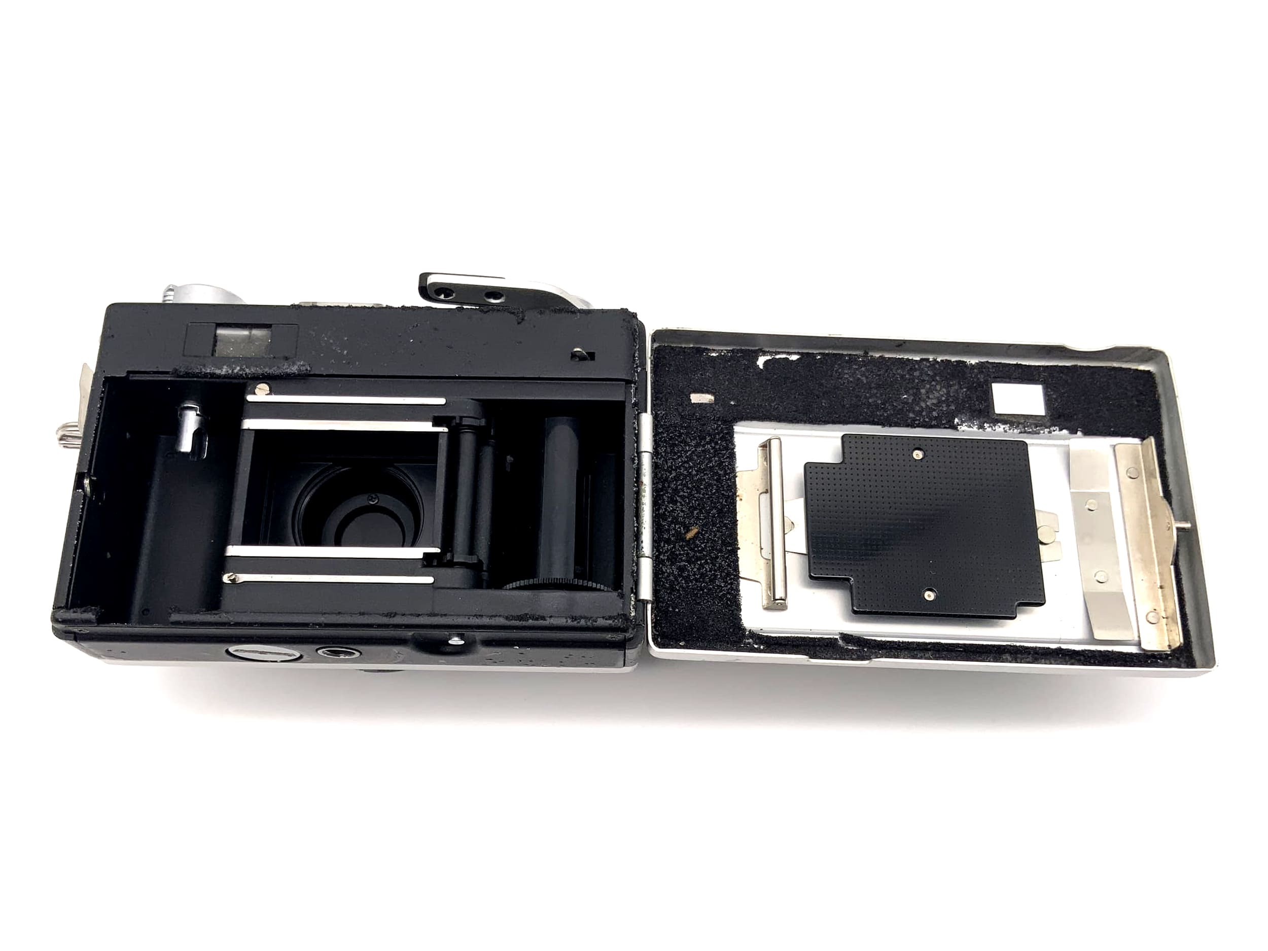 Ricoh 500 G viewfinder camera with Rikenon 40mm 1:2.8 35mm compact camera