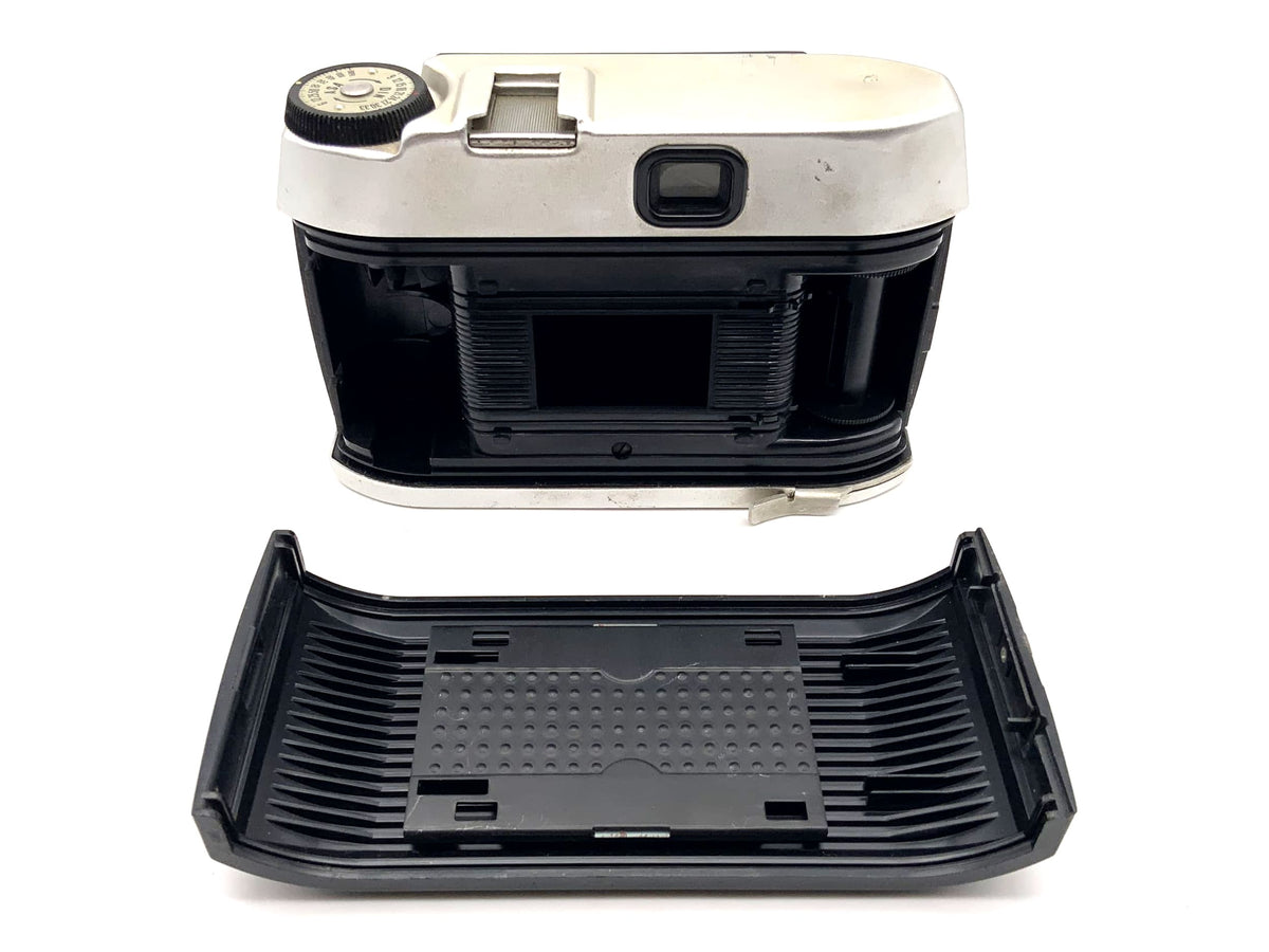 Balda Baldinette viewfinder camera with Color Isconar 45mm 1:2.8 35mm compact camera