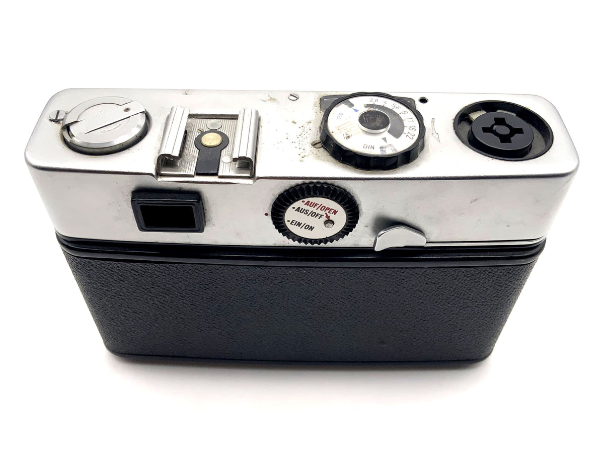 Dacora super dignette viewfinder camera with Isconar 45mm 1:2.8 35mm electric CR