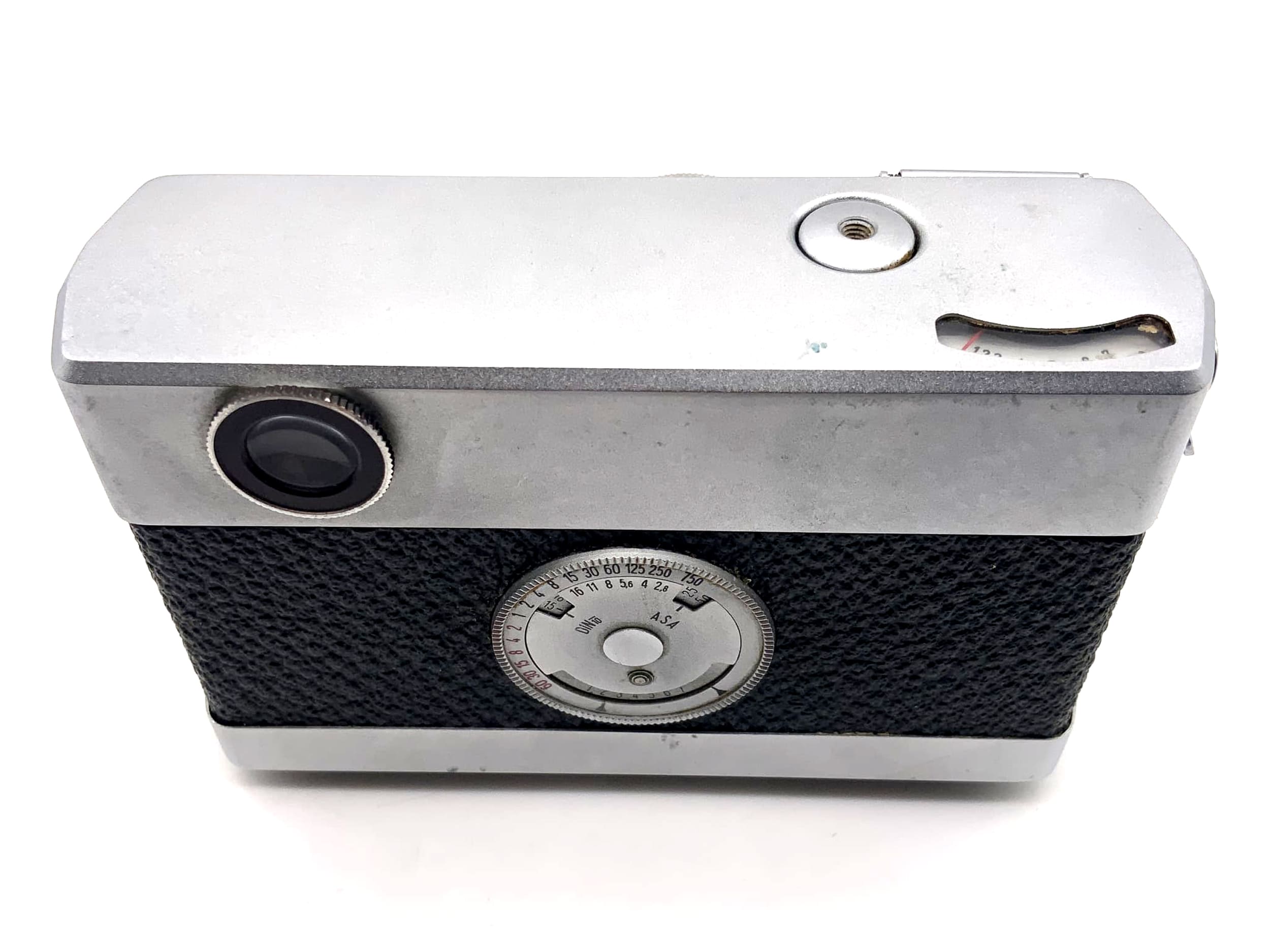 Carl Zeiss Werra viewfinder camera with Tessar 50mm 1:2.8 35mm Prestor RVS