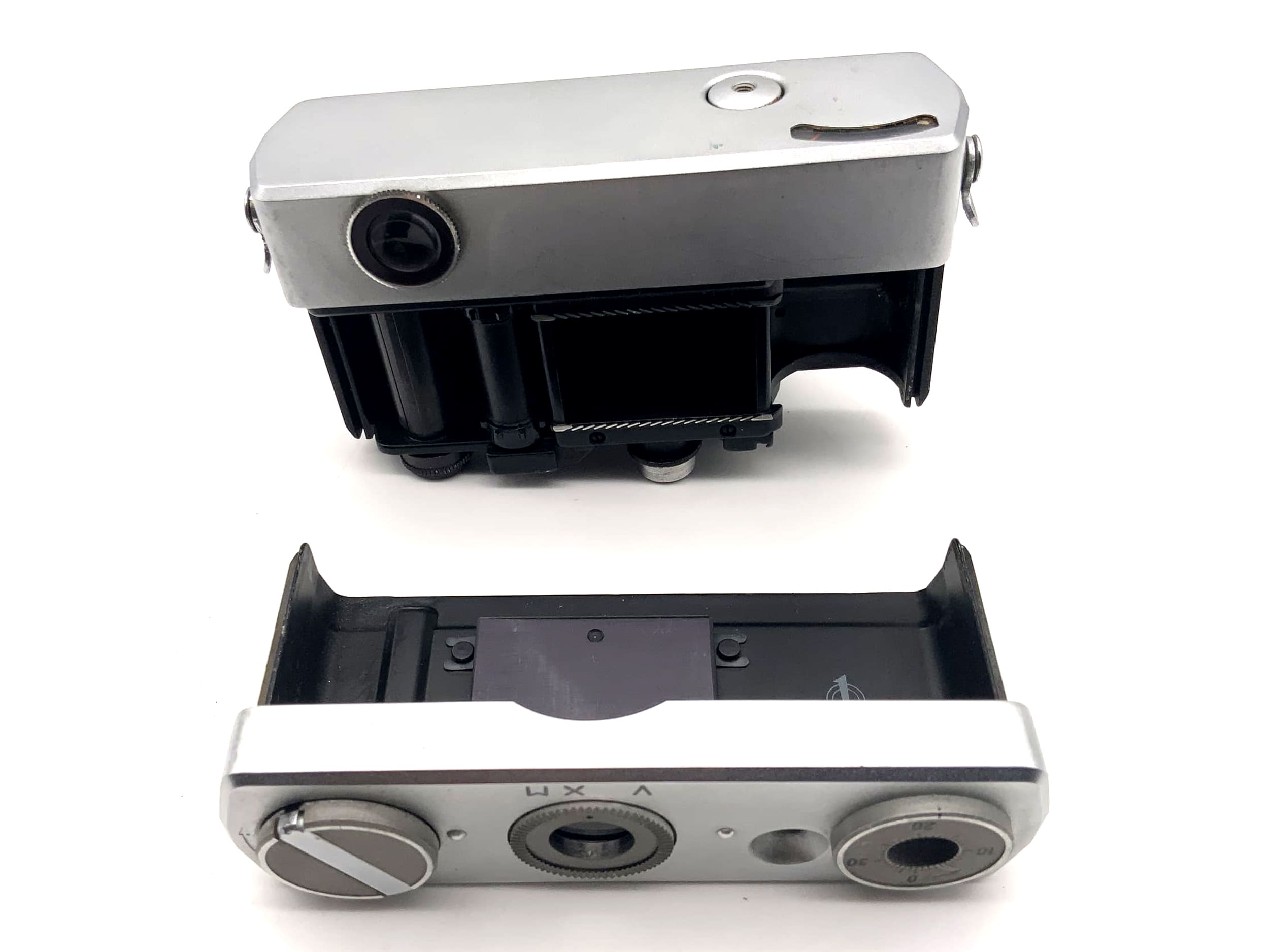 Carl Zeiss Werra viewfinder camera with Tessar 50mm 1:2.8 35mm Prestor RVS