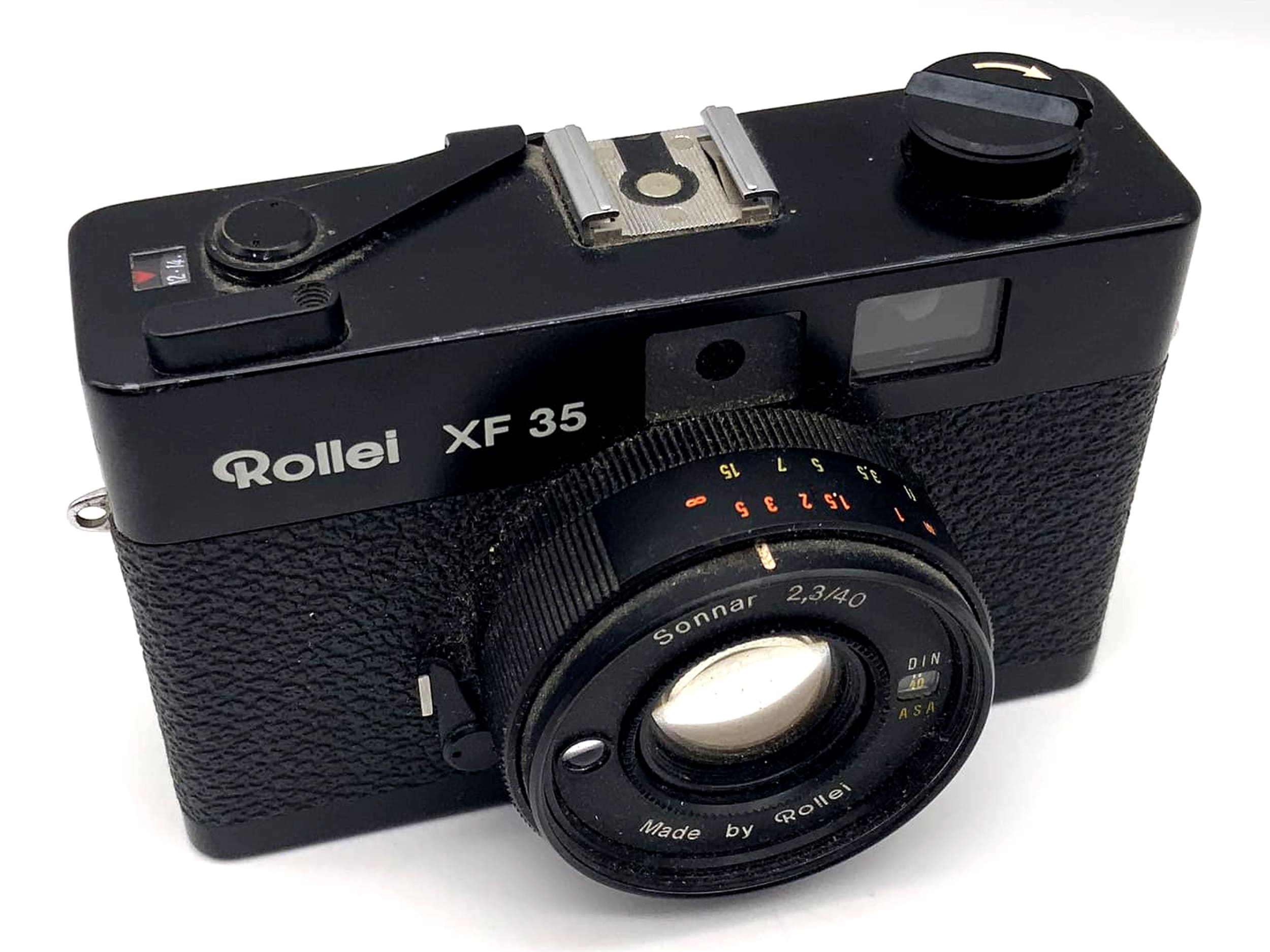 Rollei XF 35 viewfinder camera with Sonnar 40mm 1:2.3 35mm compact camera (defective)