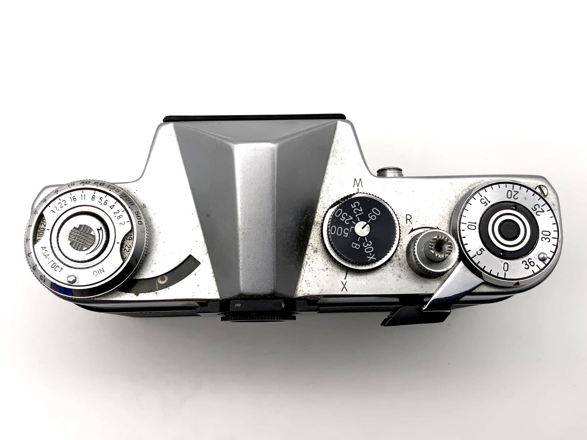 Revueflex EM SLR 35mm camera body