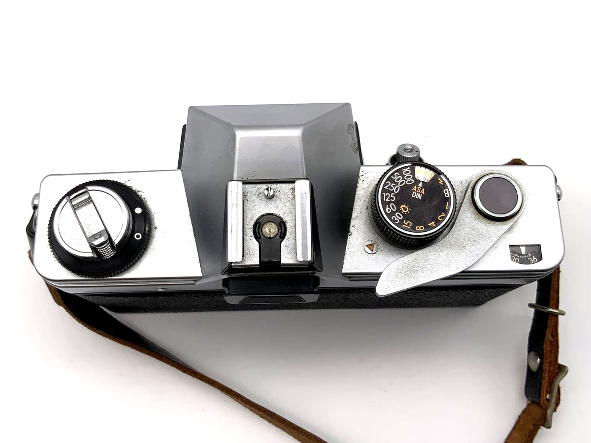Praktica LLC SLR camera Pentacon 35mm camera body