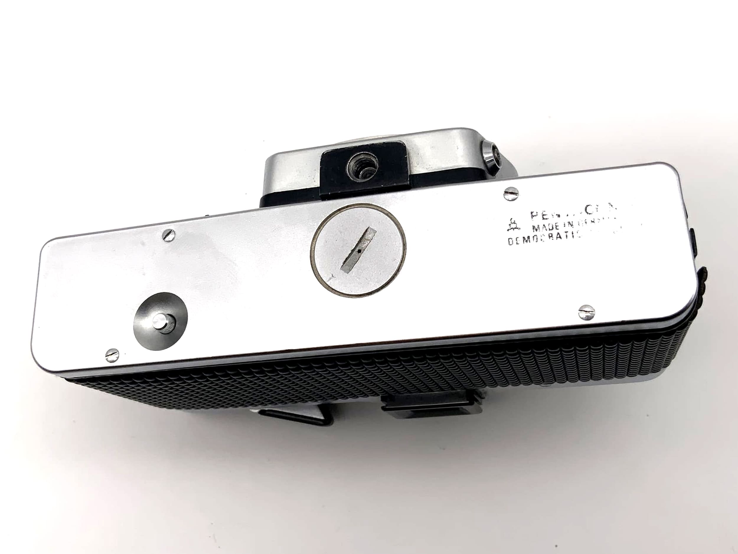 Praktica MTL 3 SLR camera Pentacon 35mm camera body