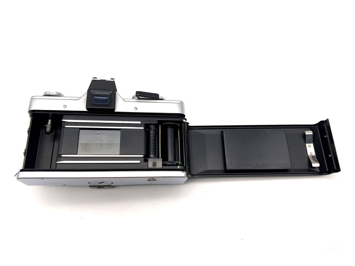 Praktica MTL 3 SLR camera Pentacon 35mm camera body