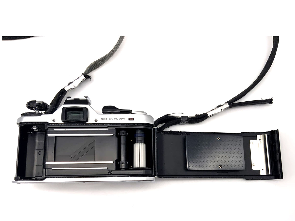 Pentax ME SLR 35mm camera body (light meter defective!)
