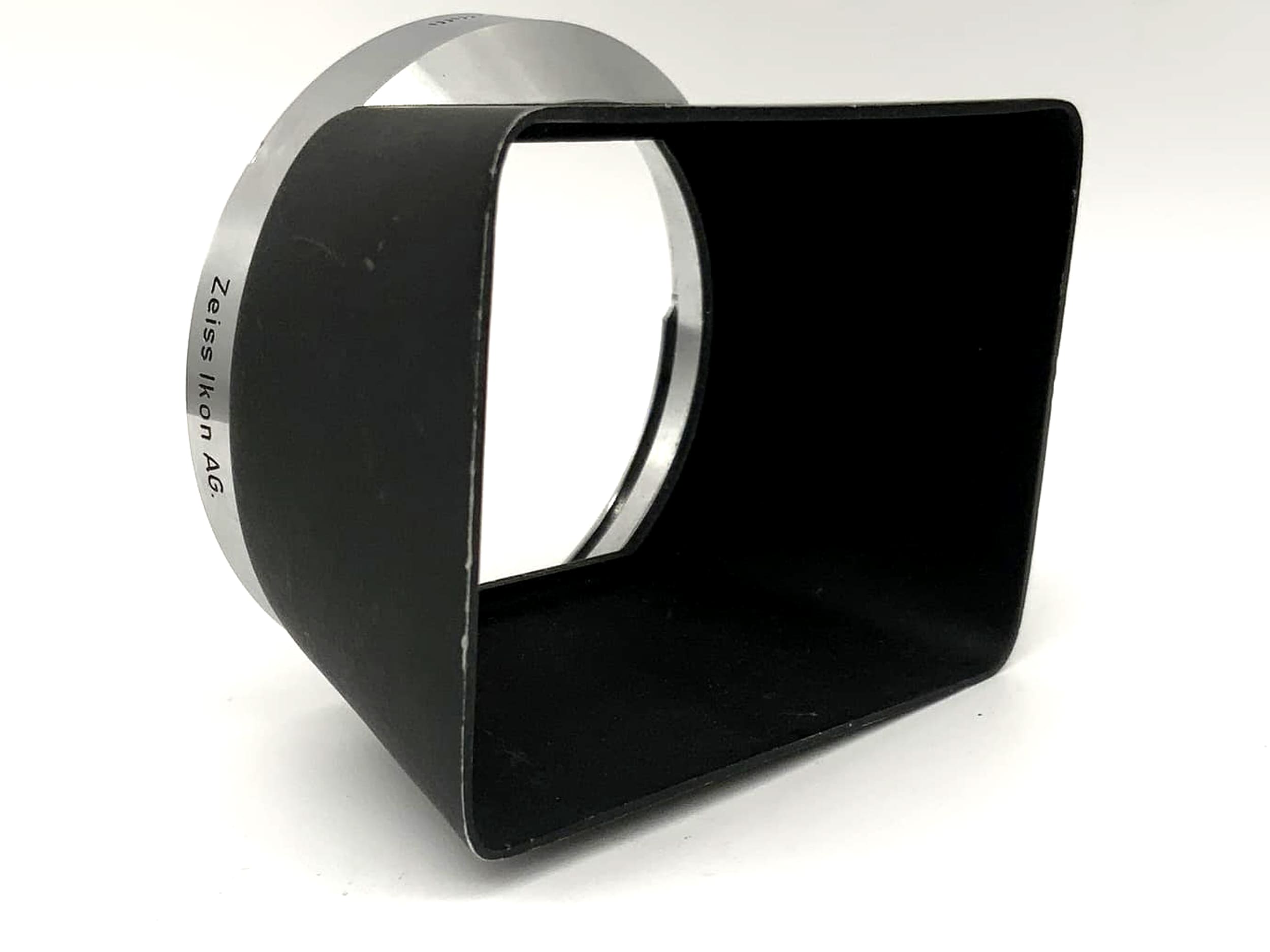 Zeiss Ikon B56 lens hood f 50-135mm for Contarex metal + lens hood bag