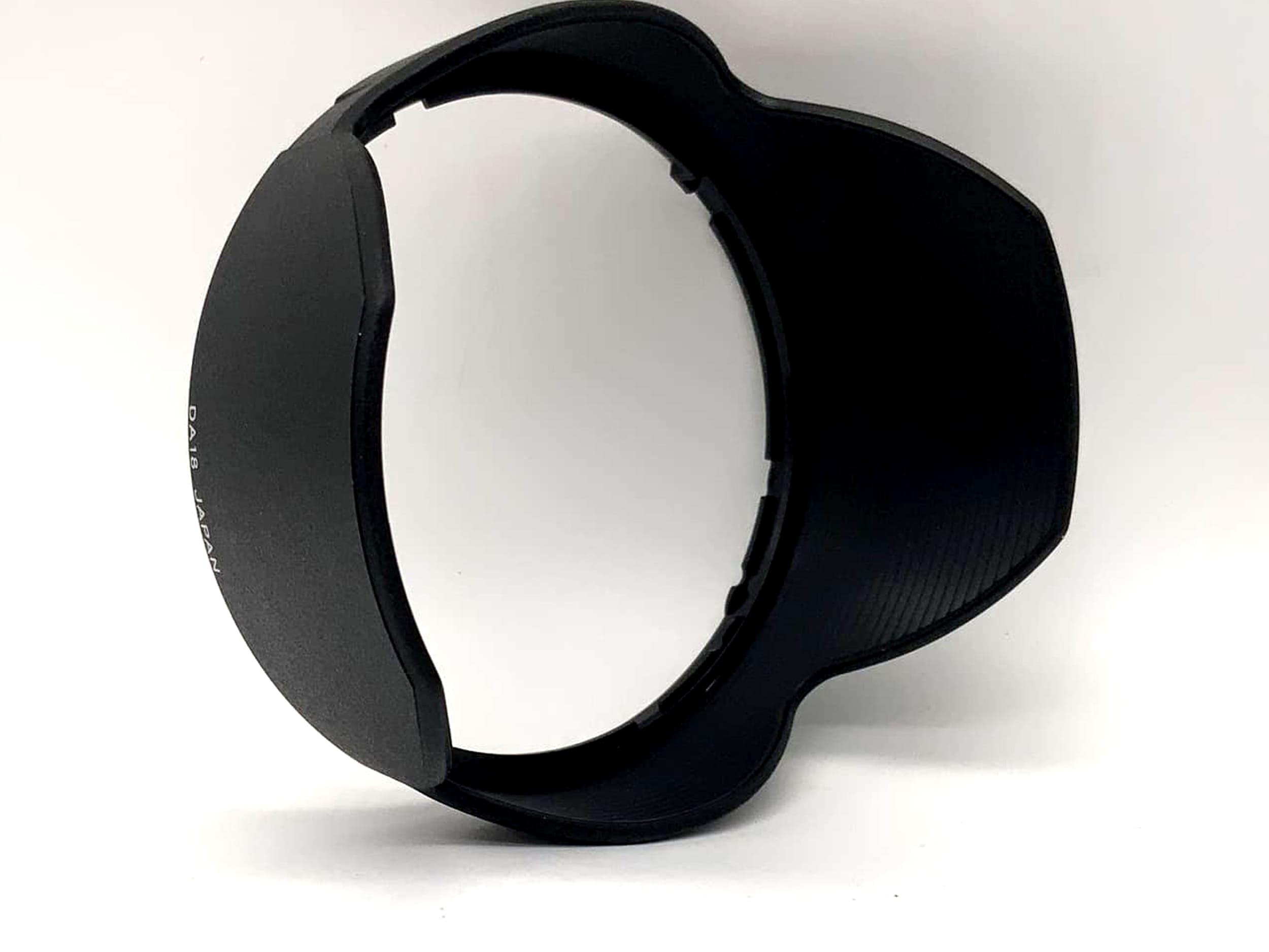 Tamron DA18 lens hood for AF 18-250mm 3.5-6.3 Di II LD lens