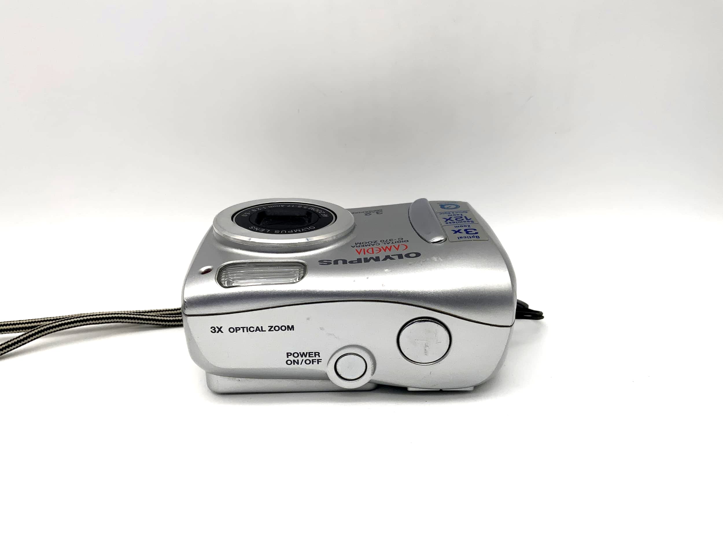 Olympus C-370 Zoom with AF Zoom Lens 5.8-17.4mm 1:2.9-5.0 3.2 MP 3x Optical Zoom