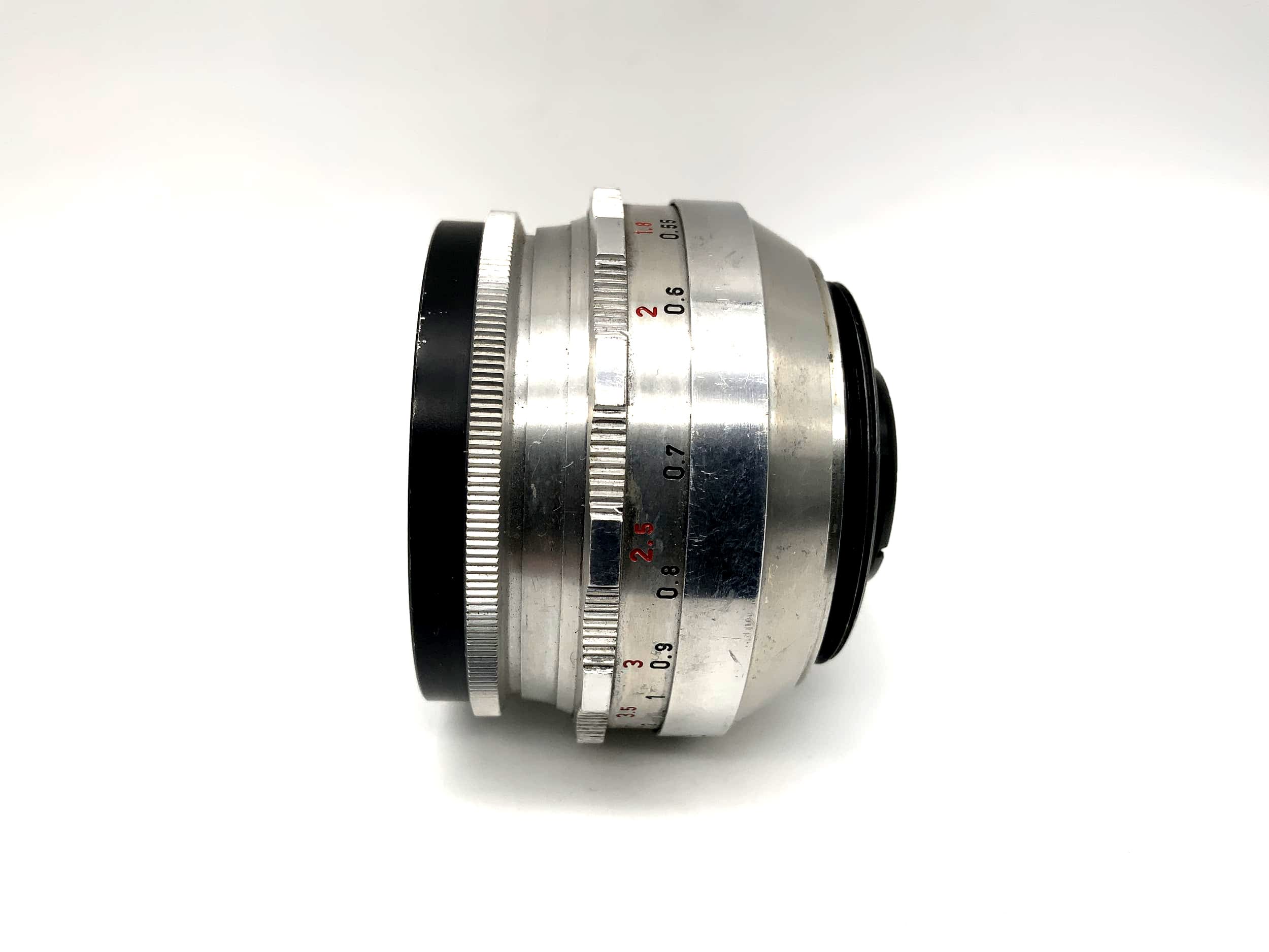 Meyer Optik Görlitz 35mm 1:4.5 lens red V Primagon camera lens (M42)