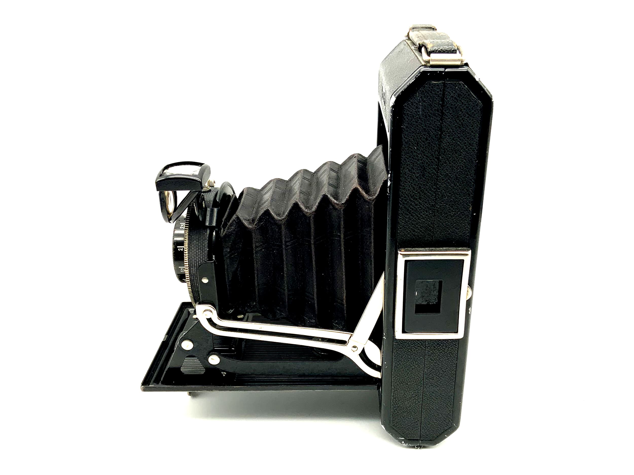 Zeiss Ikon Ikonta 520/2 folding camera Carl Zeiss Tessar 1:4.5 f=10.5cm Compur 6x9