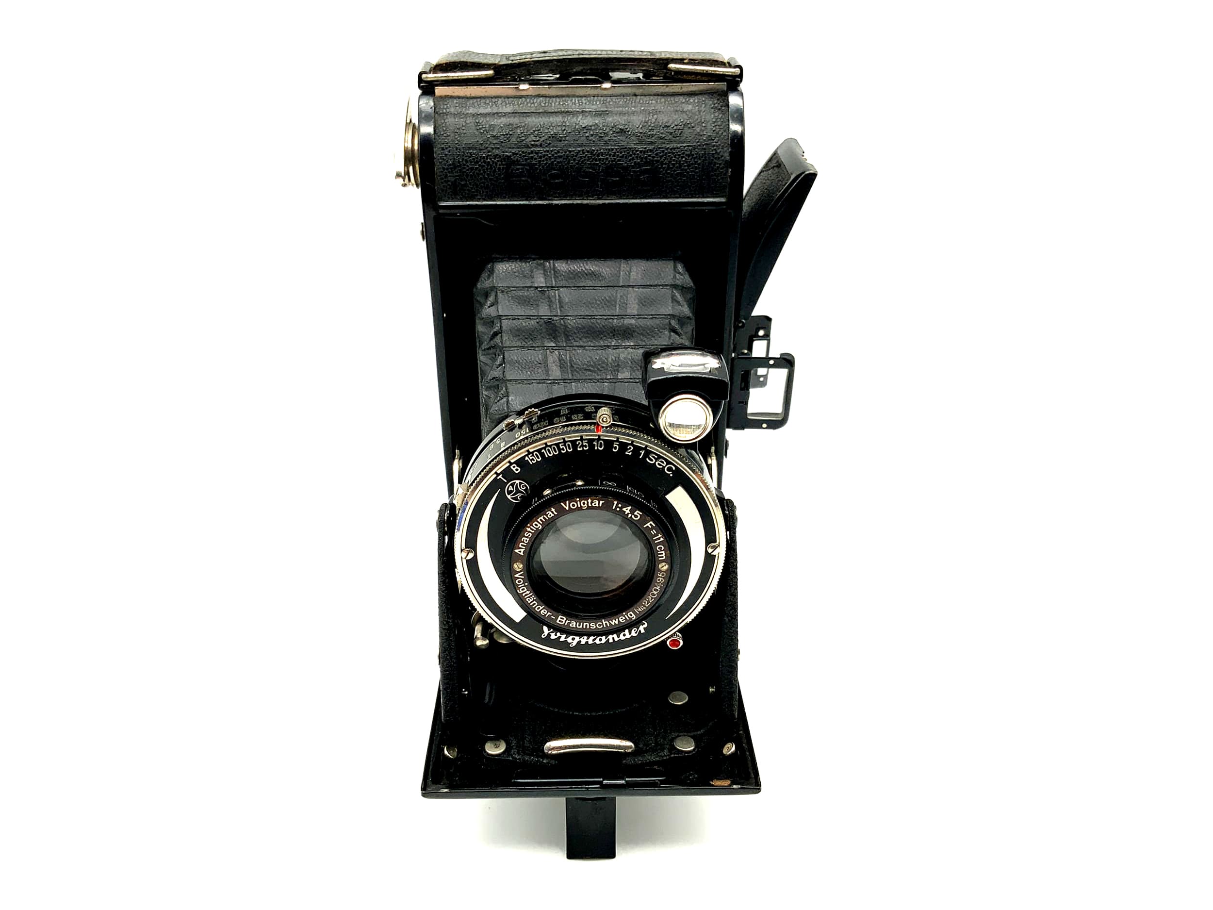 Voigtländer Bessa folding camera with Anastigmat Voigtar 1:4.5 F=11cm