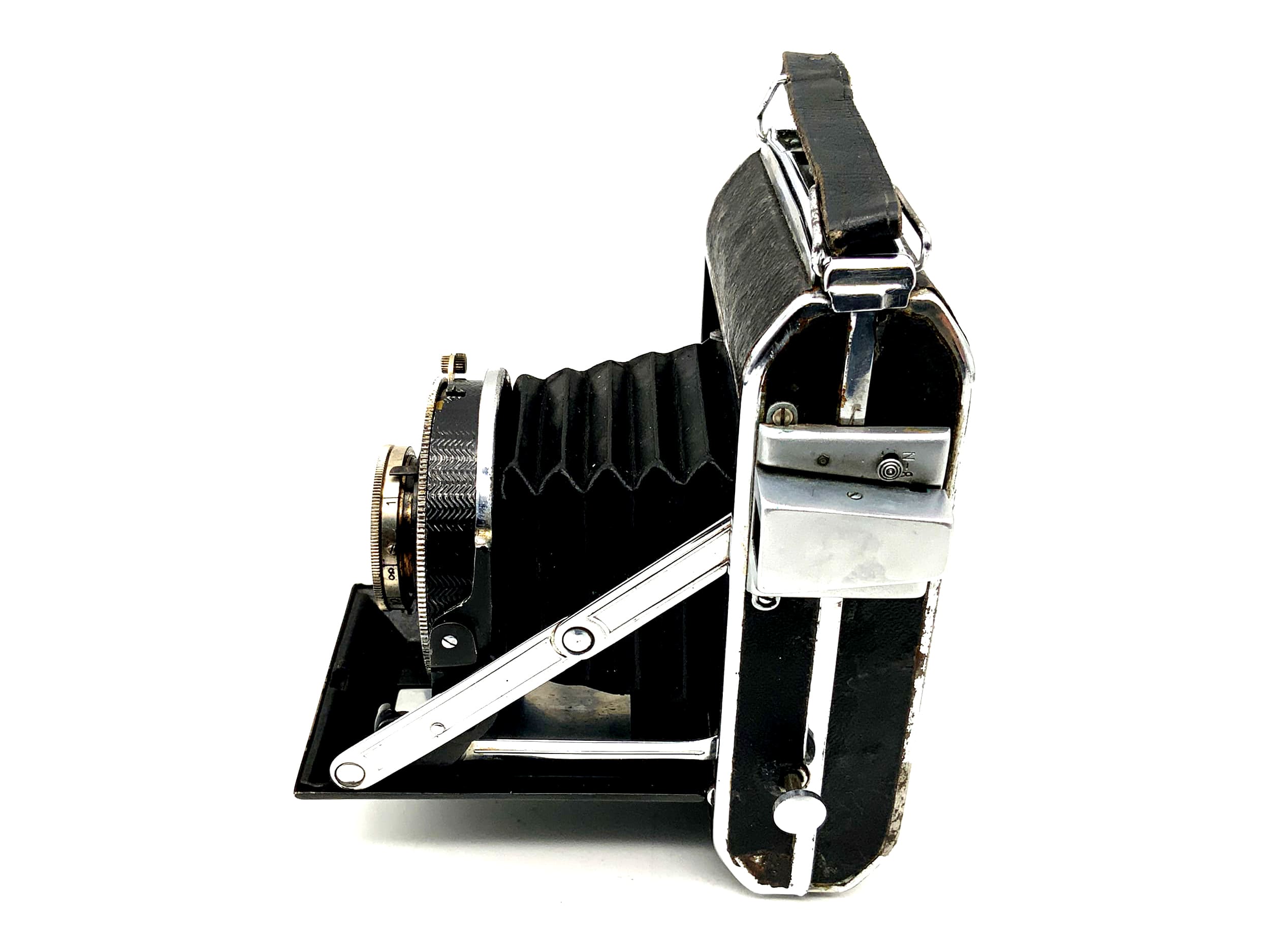 Folding camera with Rodenstock Trinar Anastigmat 1:2.9 f=7.5cm
