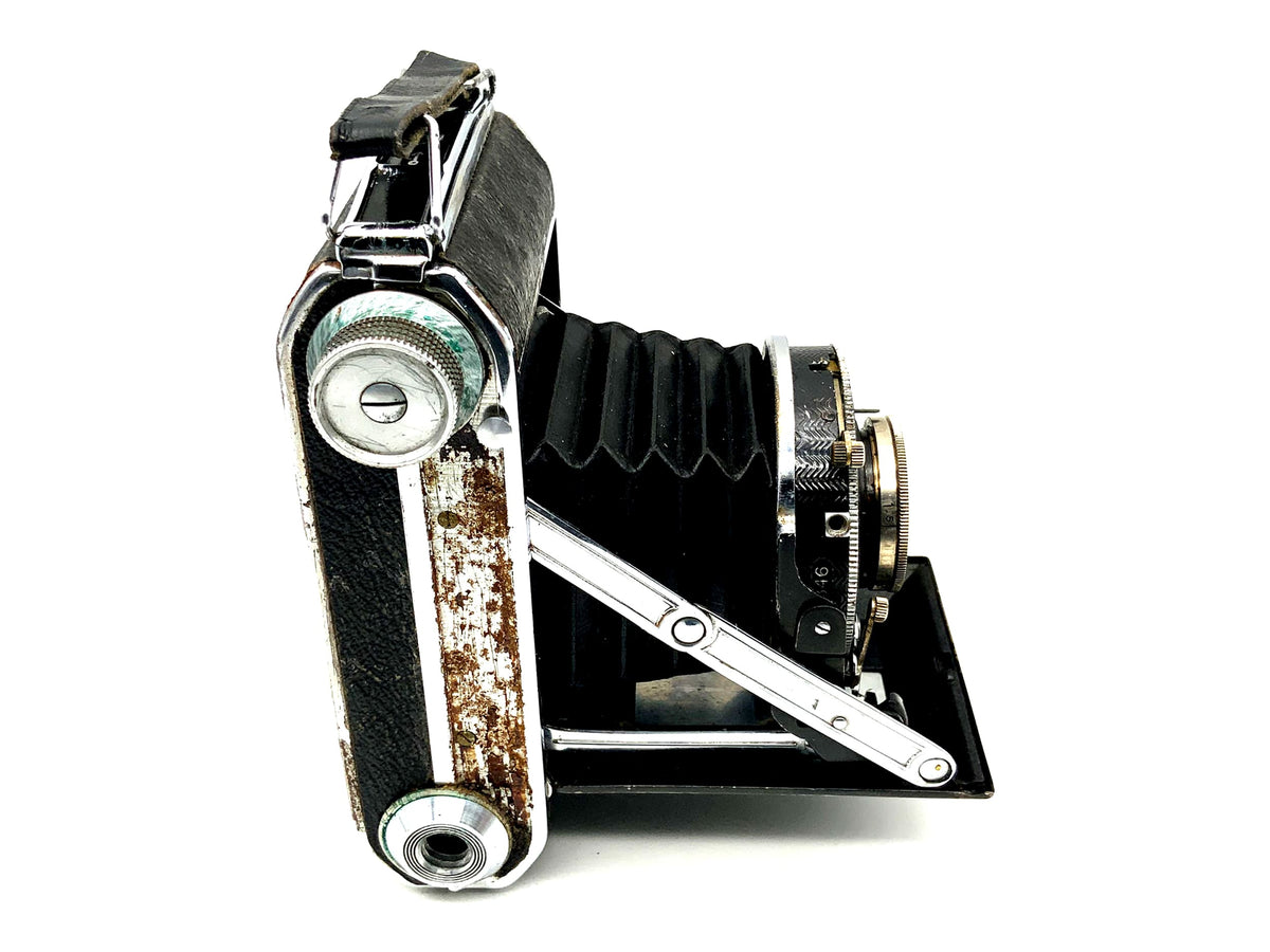 Folding camera with Rodenstock Trinar Anastigmat 1:2.9 f=7.5cm