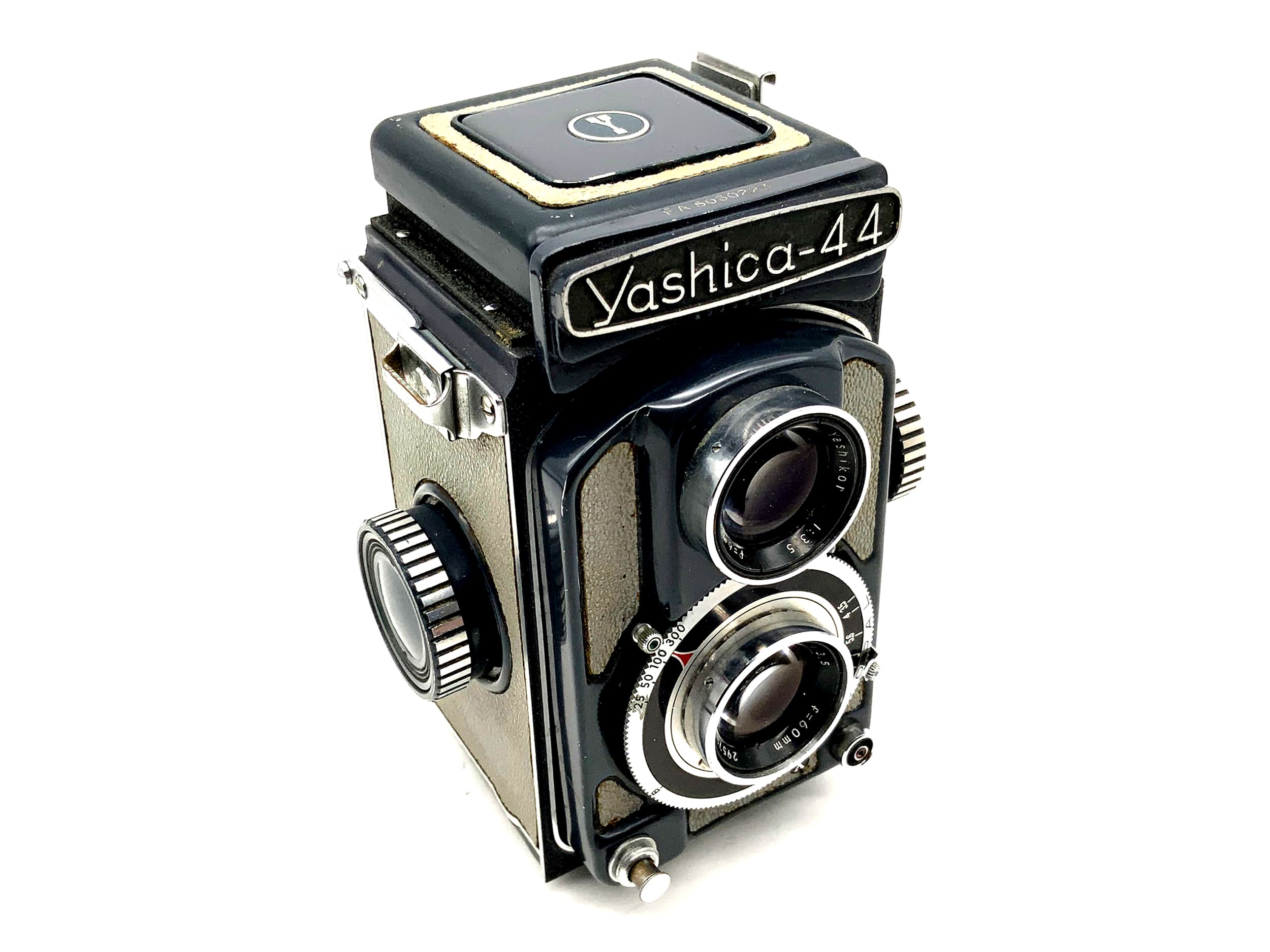 Yashica 44 TLR with Yashikor 1:3.5 f=60mm Copal twin-lens camera