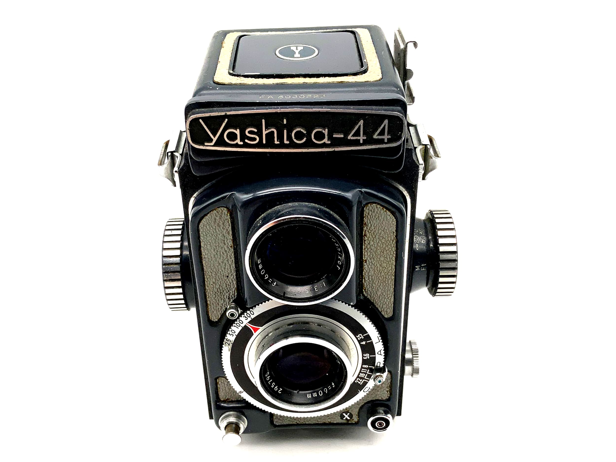 Yashica 44 TLR with Yashikor 1:3.5 f=60mm Copal twin-lens camera