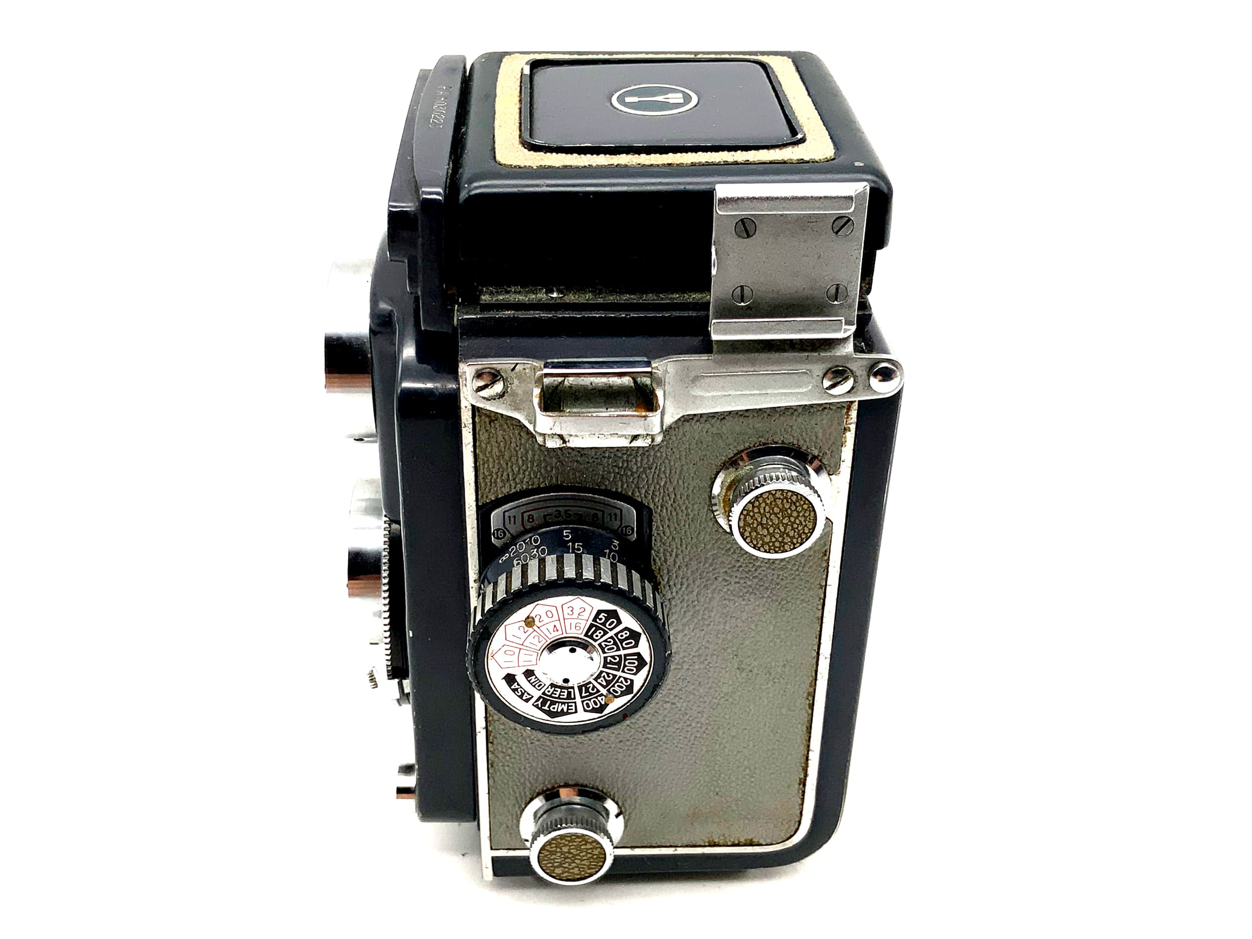 Yashica 44 TLR with Yashikor 1:3.5 f=60mm Copal twin-lens camera