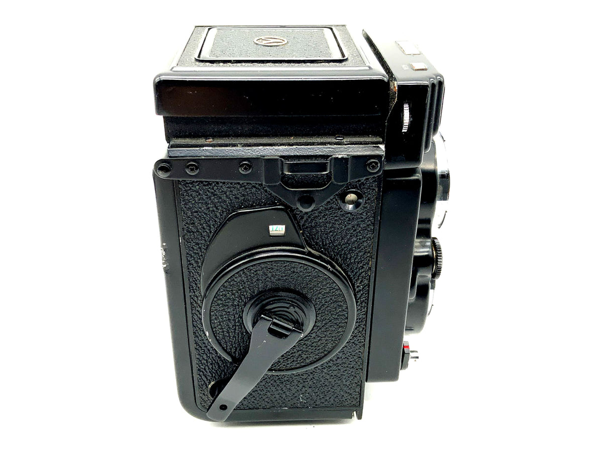 Yashica Mat 124 G TLR with Yashinon 1:3.5 f=80mm Copal-SV 6x6 twin-lens reflex camera