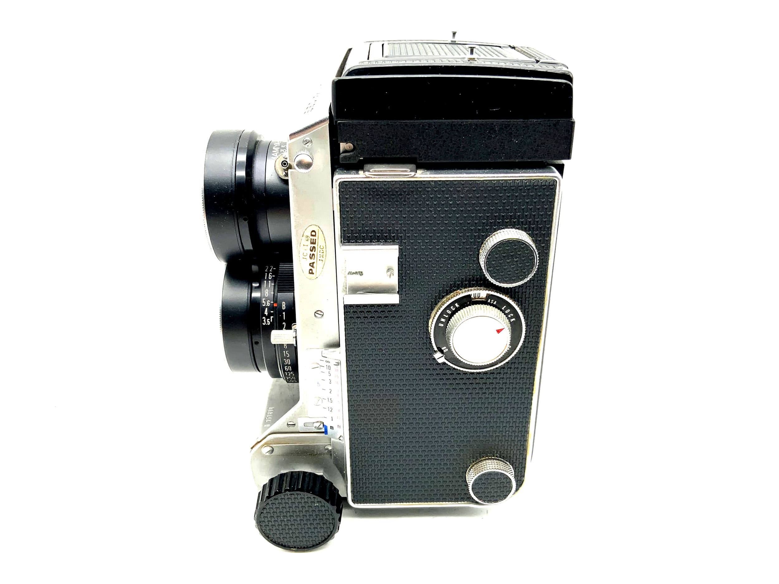 Mamiya C33 TLR with Sekor 1:3.5/65mm Seiko Professional twin-lens reflex camera