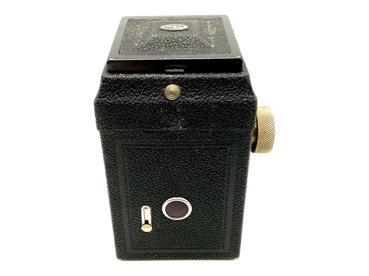 Eho-Altissa Altiflex TLR with Victar 1:4.5 F=7.5cm Prontor II dual-lens camera