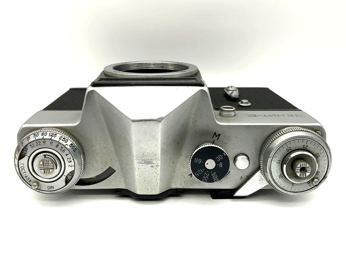 KMZ Zenit-E 35mm SLR Camera Body (M42)
