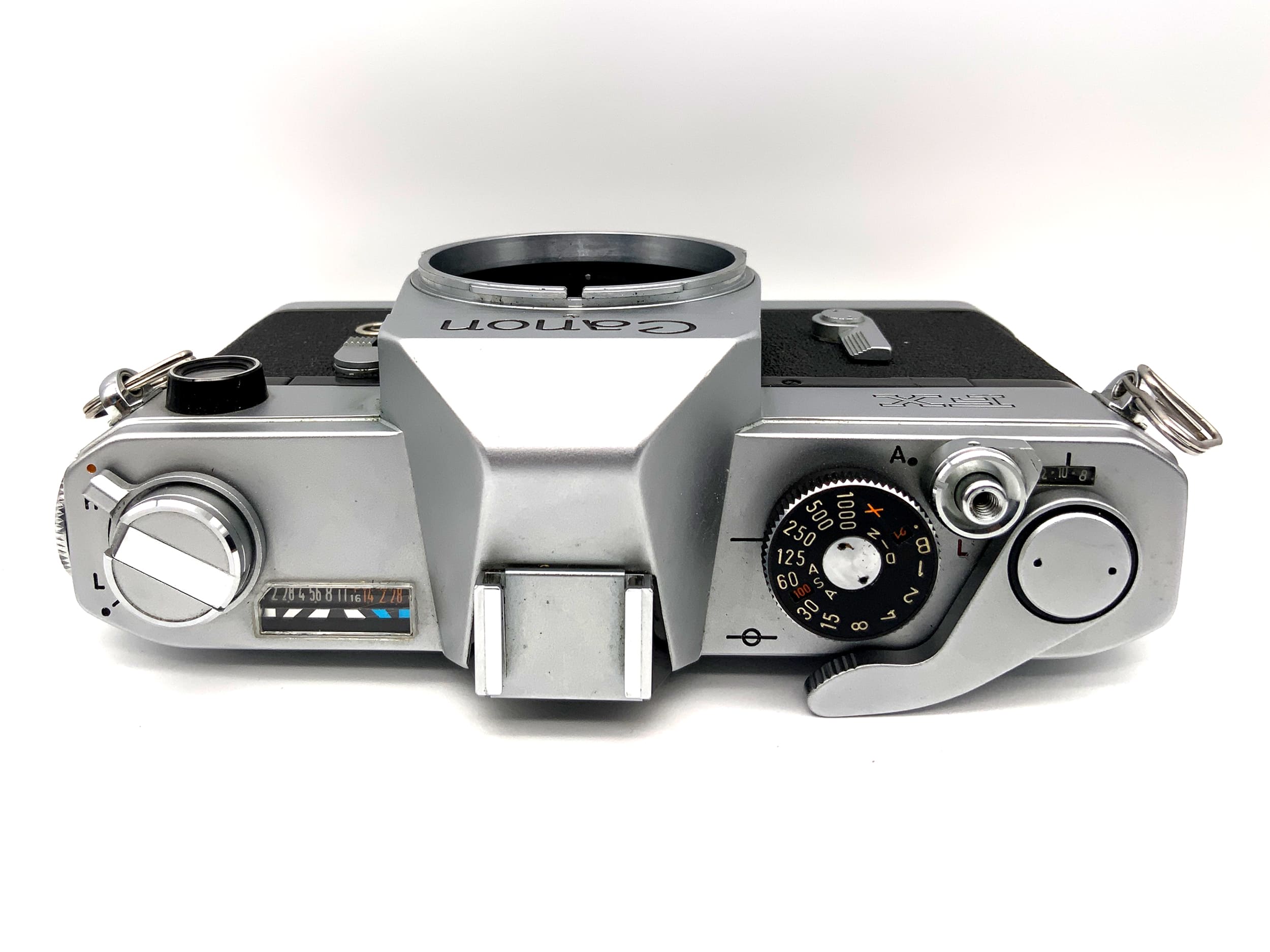 Canon FX 35mm SLR camera body (Canon FD) !Light meter defective!