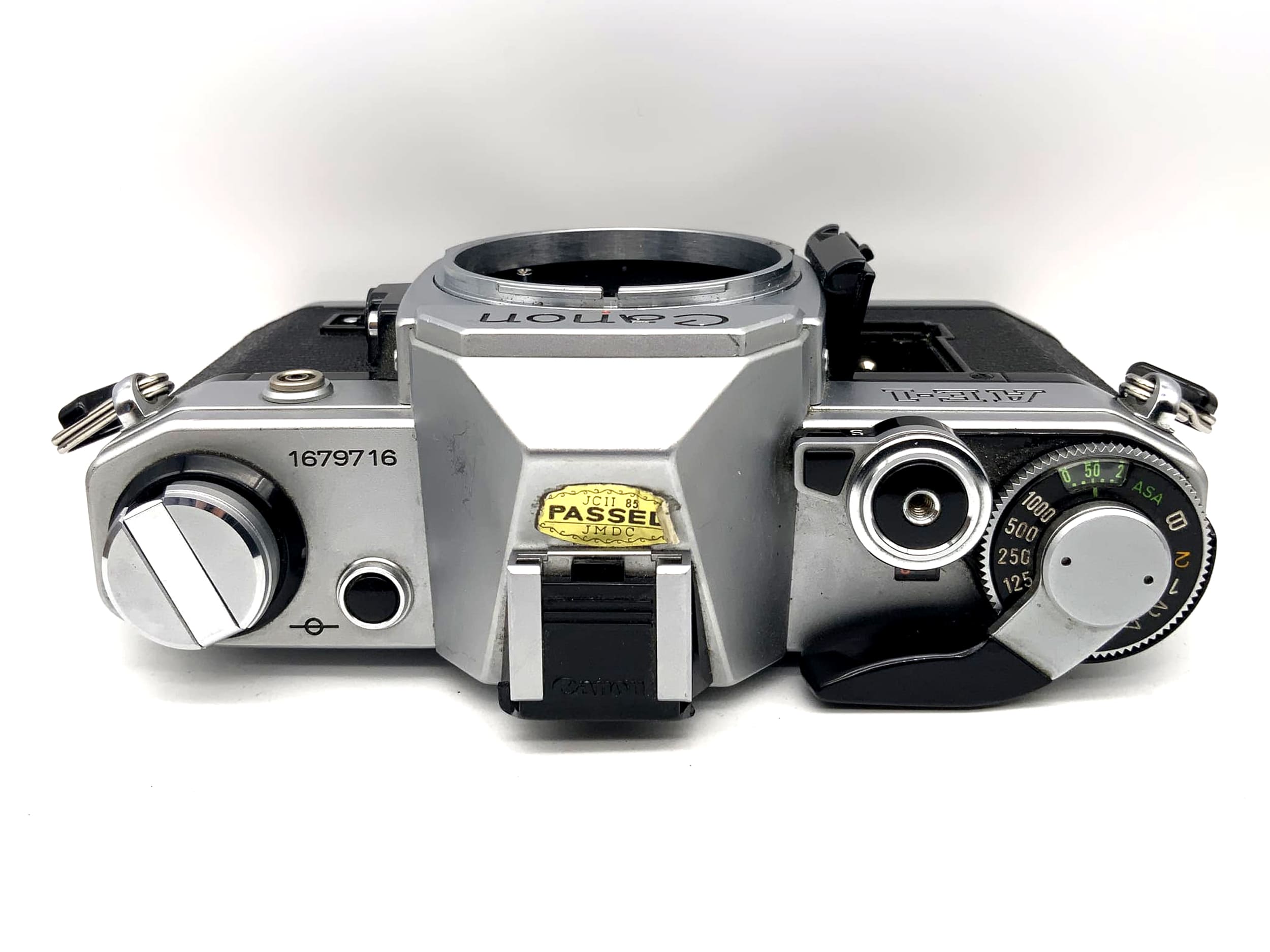 Canon AE-1 35mm SLR camera body (Canon FD) !Light meter defective!