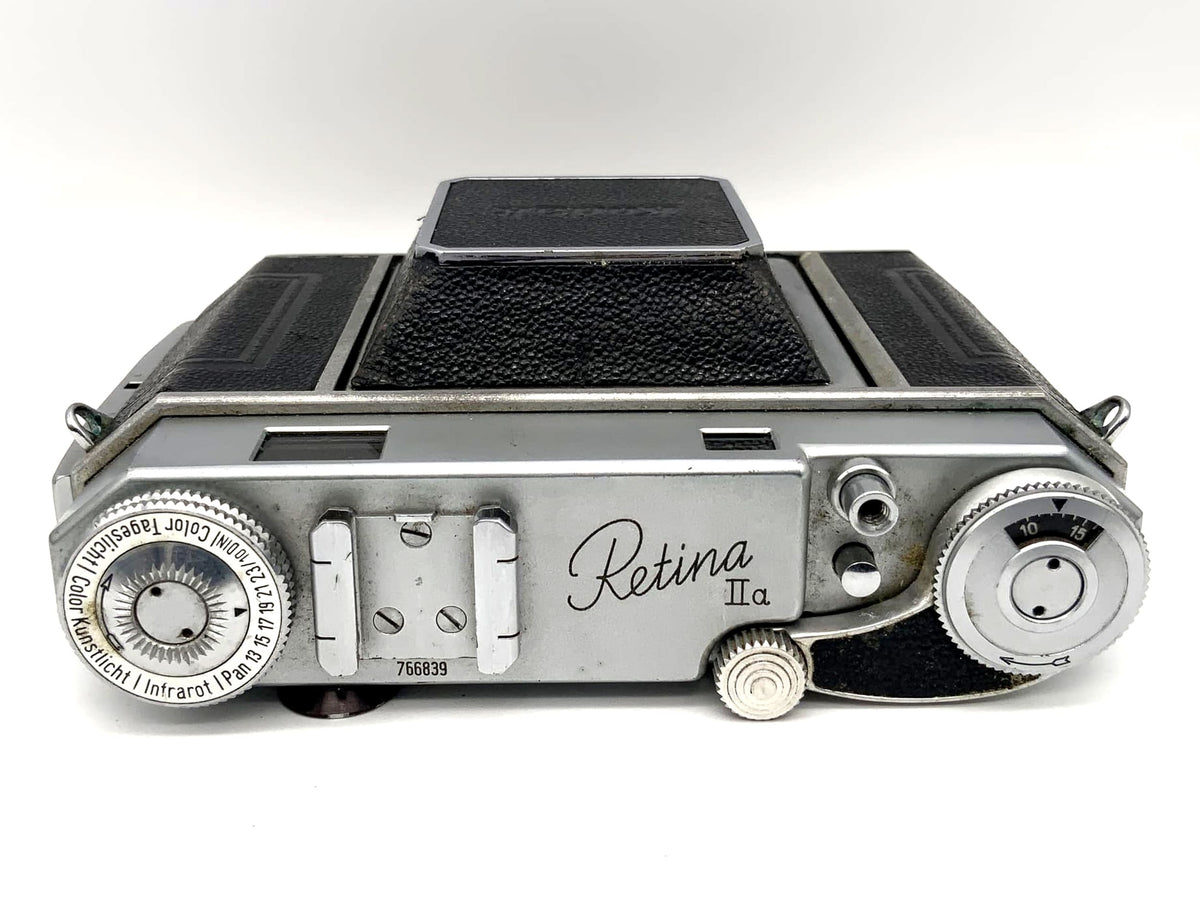 Kodak Retina IIa folding camera with xenon 1:2 50mm 2A type 016 Schneider Kreuznach