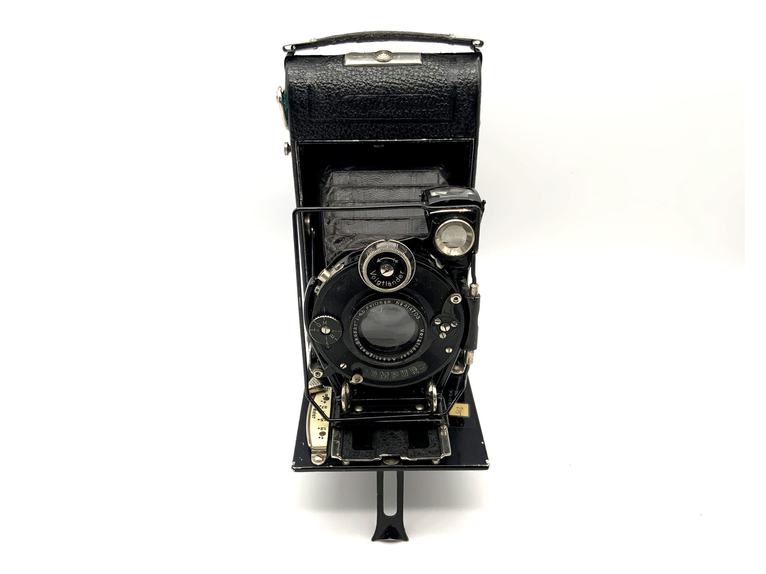 Voigtländer folding camera with Anastigmat Skopar 1:4.5 105mm Compur lens