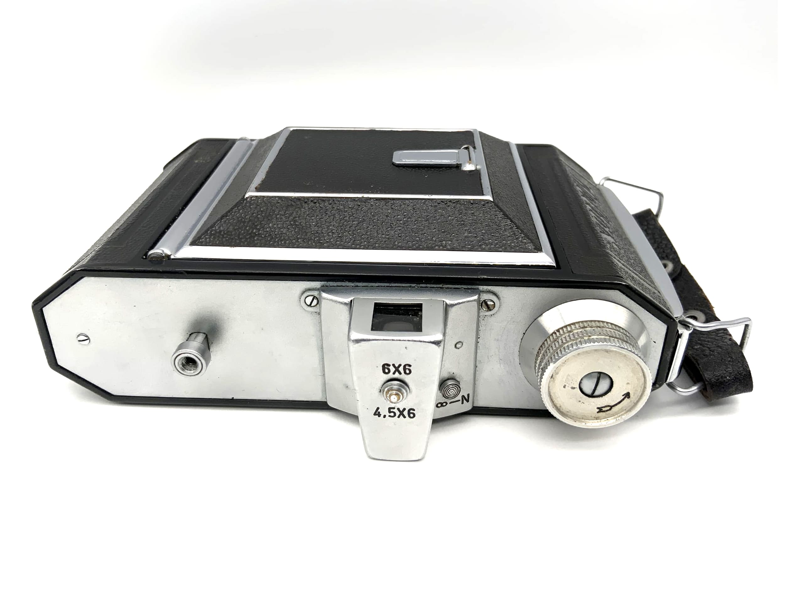 Welta Weltax folding camera with Meyer Optik Trioplan 1:3.5 75mm red V Junior lens