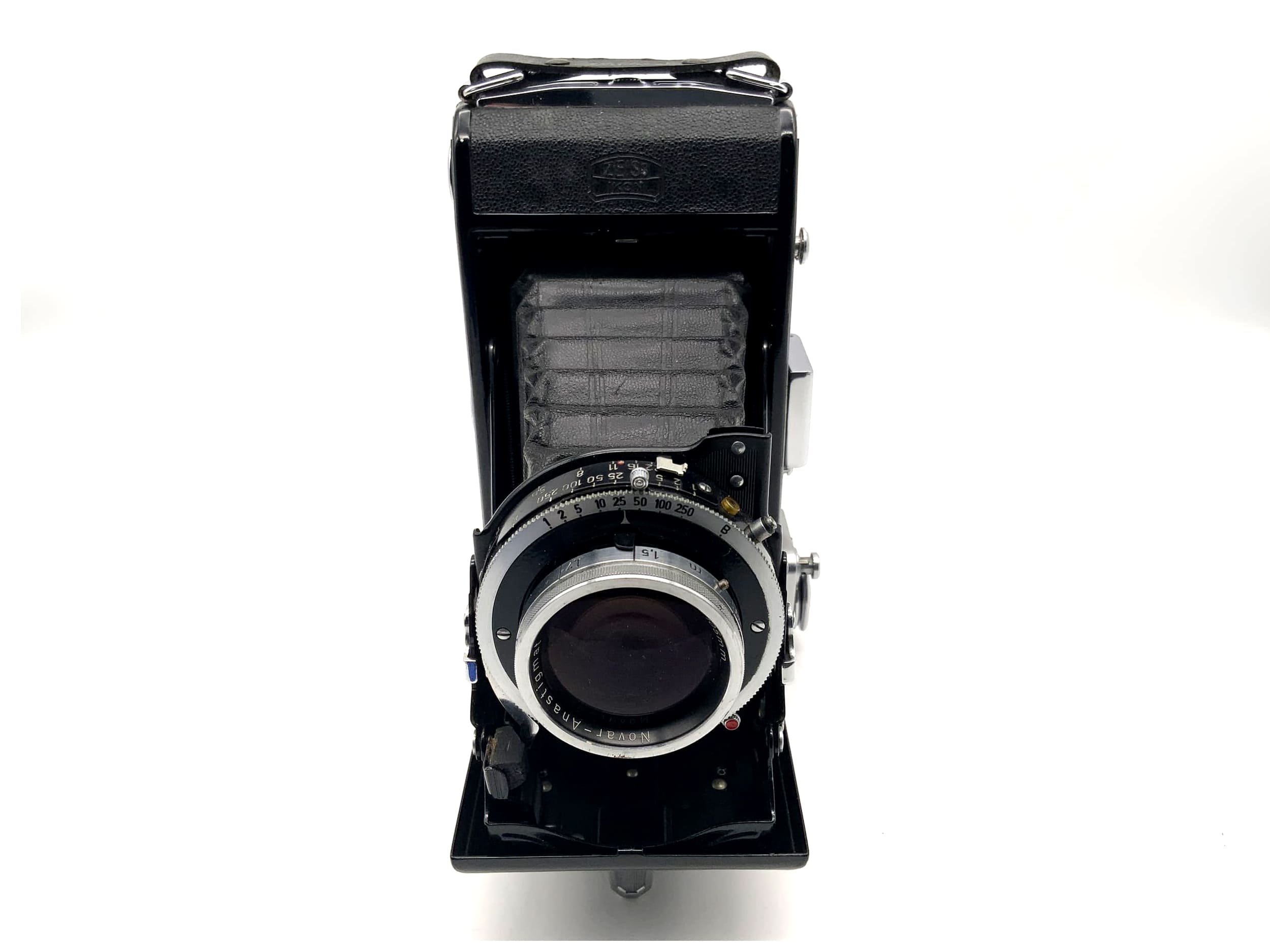 Zeiss Ikon Ikonta 521/2 folding camera with Novar Anastigmat 1:3.5 105mm Prontor-S