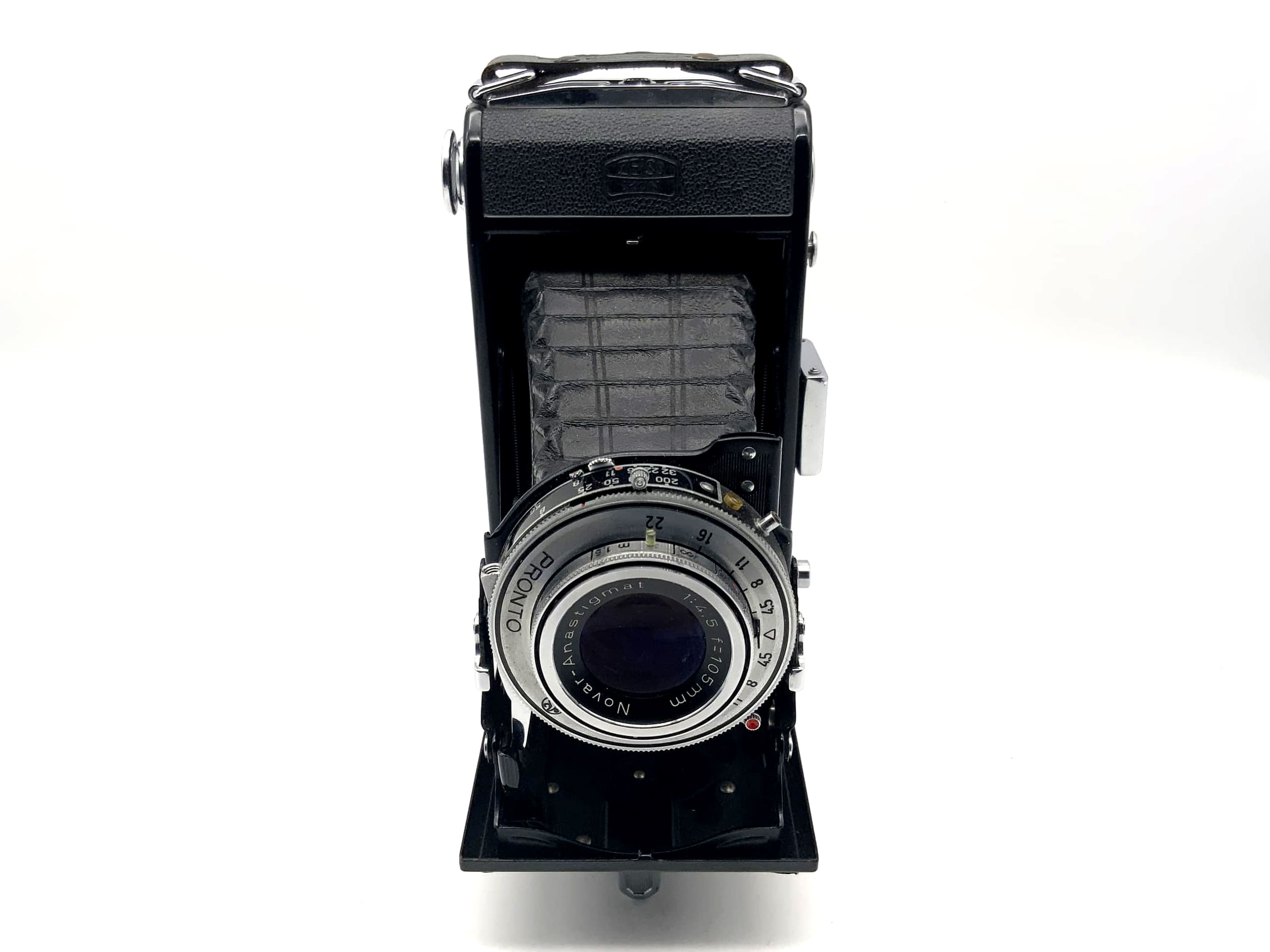 Zeiss Ikon Nettar 515/2 folding camera with Novar Anastigmat 1:4.5 105mm Pronto